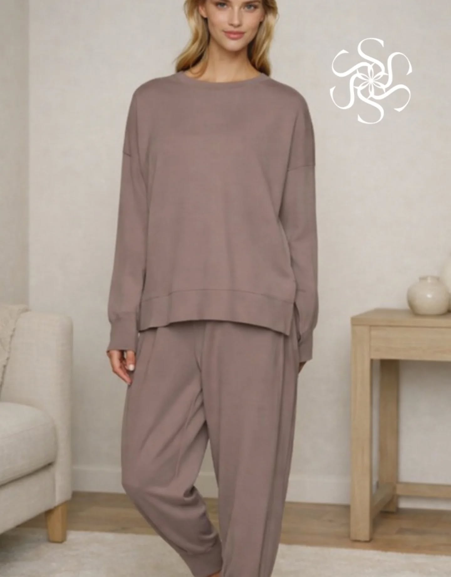 Our popular super soft jogger set is now available in soft pink. Team it with our rose pink cord cap and you've got the perfect outfit for relaxing or at the gym.
See it in-store and online.
#supersoftjoggers #cordcap #joggerset