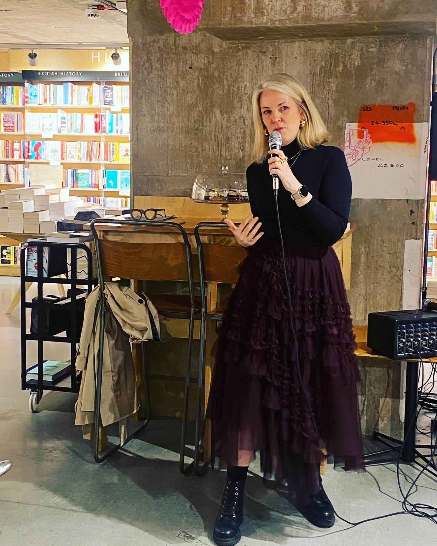 It was a joy to take the #TravellingBook, started by the brilliant @juliesykesbooks and entrusted to me by @fleur.hitchcock, to @waterstonestcr last week for the launch of Gone for Good, the fantastic new book by @sarahcrossanwriter (and current Waterstones YA Book of the Month - huge congratulations Sarah! 🎉🎉🎉)
Lots of generous children’s authors and illustrators put down their wine glasses for a minute to write and draw in the book - including @sophyhenn, @jennymclachlan_writer, @sarahcrossanwriter @lisathompsonwrites, @lisawilliamsonauthor
@nikkisheehan3
@janeymcwriter
and Adam Blade of Beastquest fame (signing under his actual name which currently escapes me as I’m in a hotel between WBD visits and don’t have the Book with me).
Thanks so much all you lovelies! Once WBD week is over I’ll hunt down some more London-based authors…