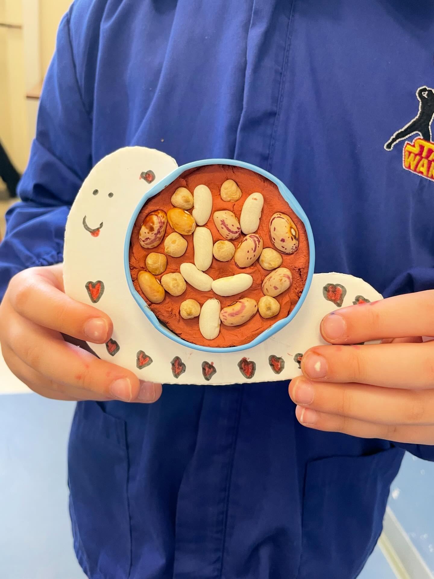 Creatività e laboratorio con materiali di recupero con i bambini del doposcuola di Granze 🌷
#creativitá #doposcuola #jokeraps #laboratorioperbambini #aiutocompiti