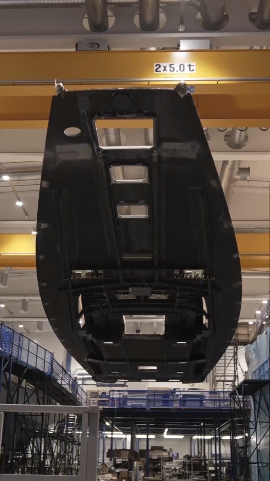 Deck installation of the Swan 108 ✨🎥
Filmed and edited by @primeproductions.fi , capturing the details and craftsmanship behind this stage of the build. Always a pleasure turning moments like this into a finished video.
@nautorswan_official
#videoproduction #NautorSwan #swan108 #yachtbuilding #sailing