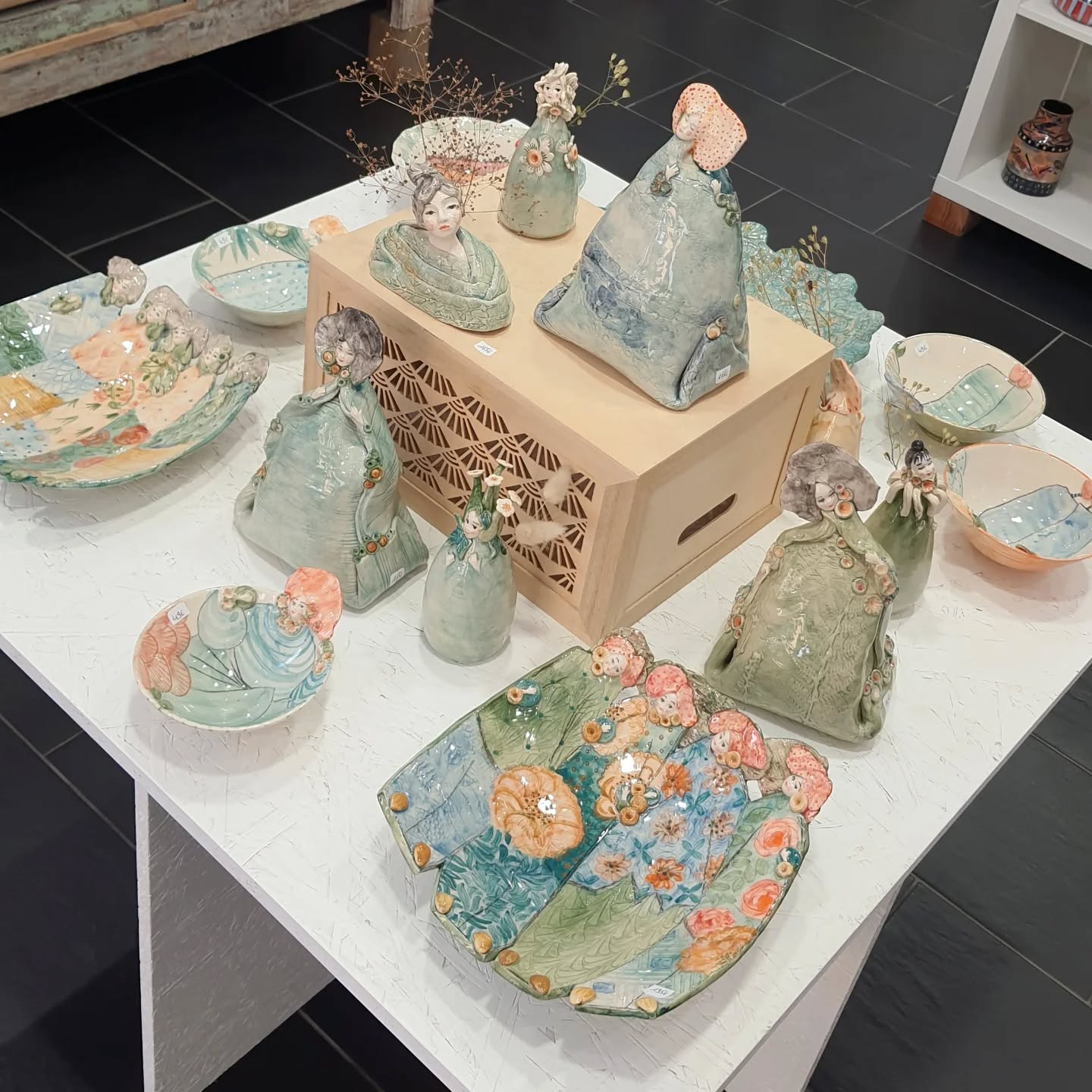 @leclosion
#ceramicart #galerielessouliersrouges #clisson #pieceunique #merveilles