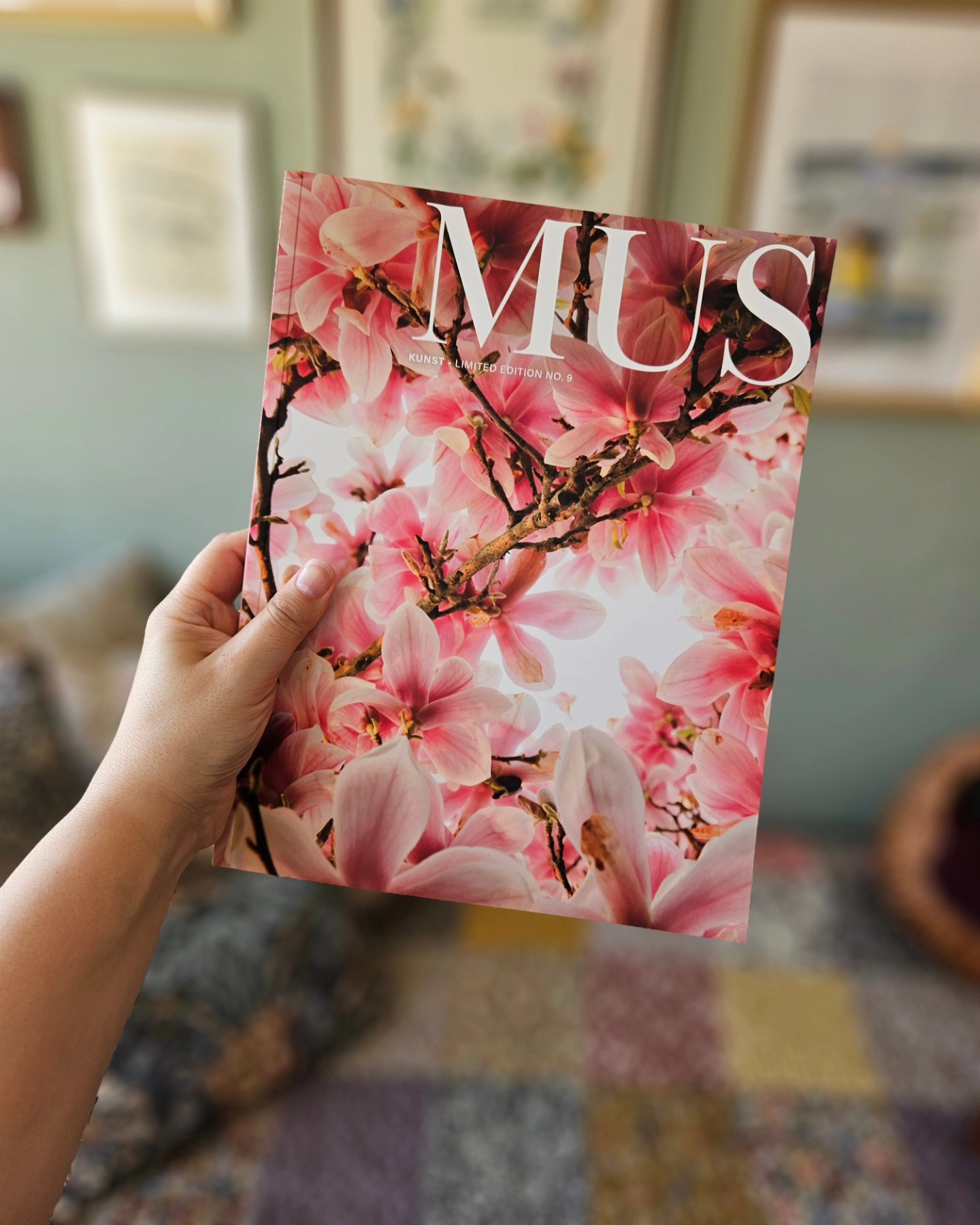GIVEAWAY (gesloten) - MUS ed. 9 kunst
In de negende editie van het mooie blad MUS @momentjevanmus mocht ik de bijbelstudie schrijven. Ik heb twee exemplaren gekregen en daarvan geef ik er graag één van weg. Like en reageer onder deze foto waar jij aan denkt bij 'kunst in de Bijbel' en misschien krijg jij hem dan opgestuurd!