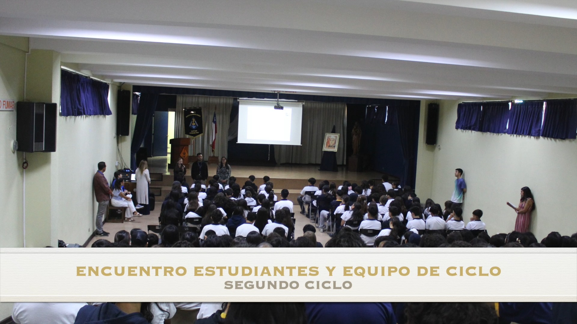 ¡Unidos por un gran propósito! 🤝✨
Hoy vivimos una jornada muy especial: nuestros estudiantes de 1er y 2do Ciclo tuvieron su primer encuentro oficial con sus respectivos equipos de ciclo.
Fue un espacio diseñado para:
✅ Conocerse: Presentar a los profesionales que acompañarán su camino este año.
✅ Crecer: Fortalecer el sentido de pertenencia desde los primeros días de clases.
Estamos convencidos de que el trabajo en equipo entre estudiantes y colaboradores es la base de un gran aprendizaje. ¡Vamos con todo este 2026! 💪📚
#ComunidadEscolar #PrimerCiclo #SegundoCiclo #EquipoDocente #EducaciónConPropósito
#EquiposDeCiclo
@red.educacion.amerindia @reddecolegioscjch @cgpa_ism_santiago @ceisma.ism