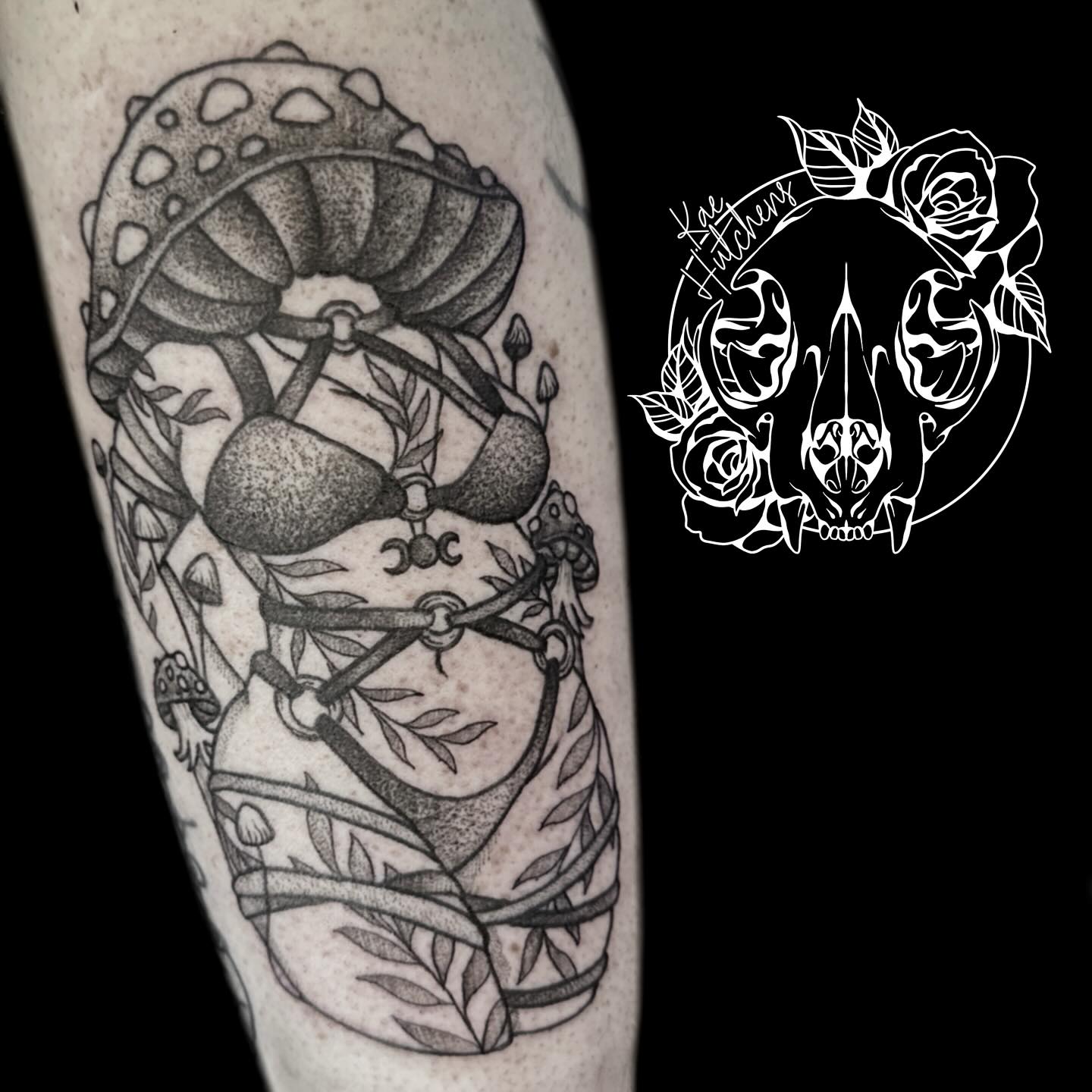 We didn’t leave mush room for imagination on this one 🍄 #seidrandsigiltattoo #btown #bloomington #bloomingtonindiana #blackandgreytattoo