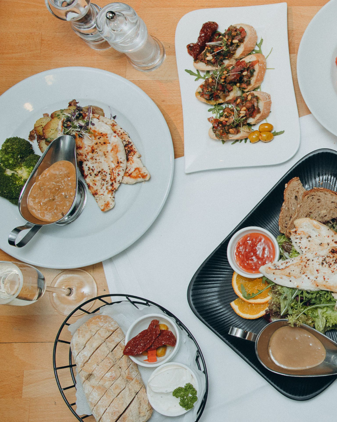 nothing brings people together like good food 🌟