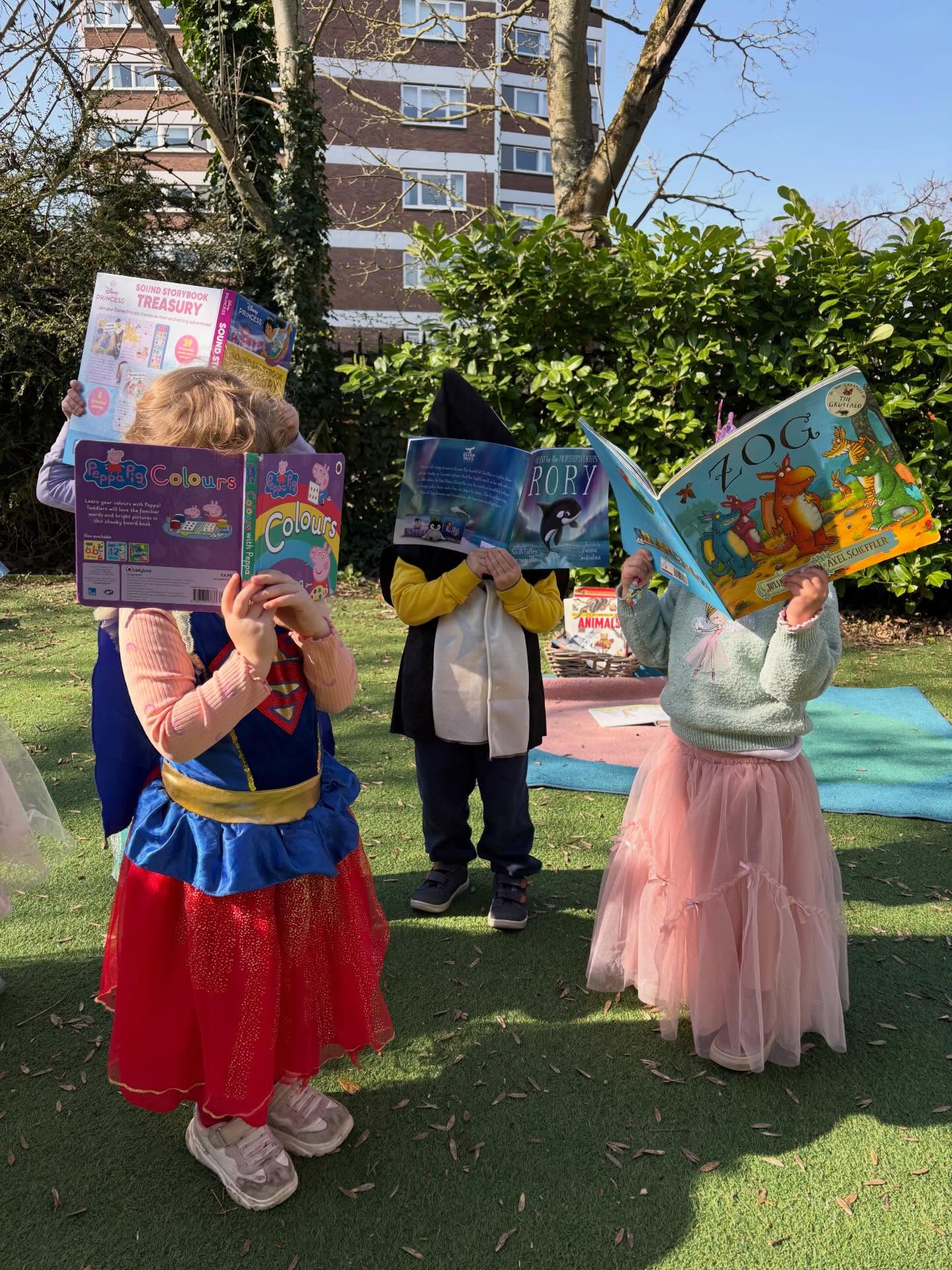 Celebrating world book day 📖
The beautiful sun was shining and we spent the morning reading and playing in the garden! ☀️ 🛝