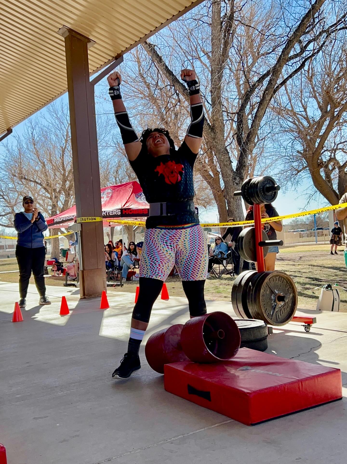 This past weekend, I competed in my second Strong Man competition in Carlsbad, NM, for the @kingofthecave_strongman
For a couple of months I haven’t been able to get the overhead event, and during the competition, I got it! I’m proud of all my hard work. Thank you so much to Morning Monster coach, @stepheddingsnm81 and Evolution head coach @sara_lifts_and_learns
I had a lot of fun playing with the other trans competitors.🏳️⚧️ I am grateful @evolutionscabq community and friends.