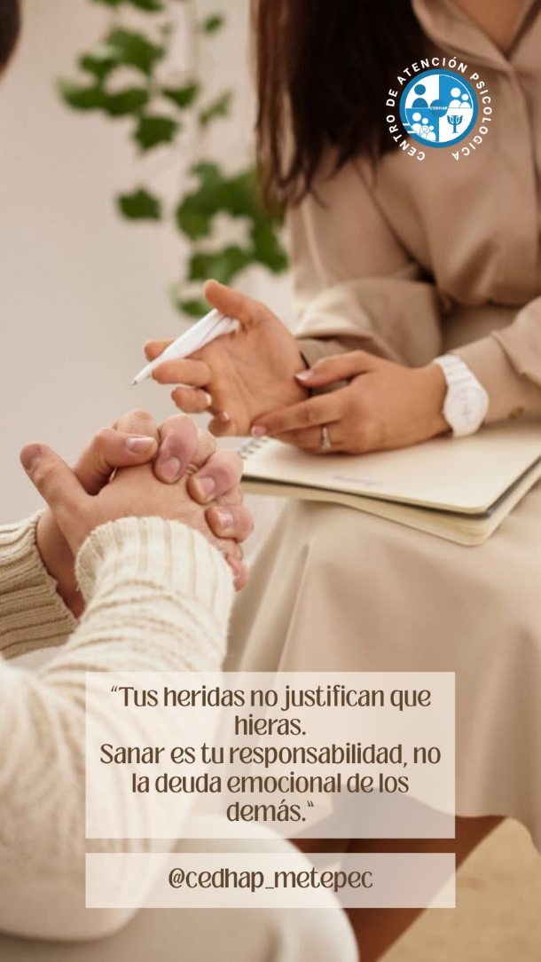 A veces no es el otro quien nos lastima…
son nuestras heridas no resueltas reaccionando desde el miedo, el abandono o el dolor.
Cuando no reconocemos lo que nos duele, terminamos proyectándolo en quienes menos lo merecen. Y así, sin darnos cuenta, repetimos historias que juramos no volver a vivir.
Sanar no es culpar a tus padres, a tu ex o a tu pasado.
Sanar es hacerte responsable de lo que haces con lo que viviste.
Si algo de esto te movió, no lo ignores.
Ahí puede estar el inicio de tu proceso.
💬 ¿Te ha pasado que reaccionas más desde la herida que desde la conciencia?
Te leo en comentarios.
📩 Si estás listo/a para trabajar en ti, agenda tu proceso terapéutico.
#trauma #Terapia #Psicología #heridas #popular