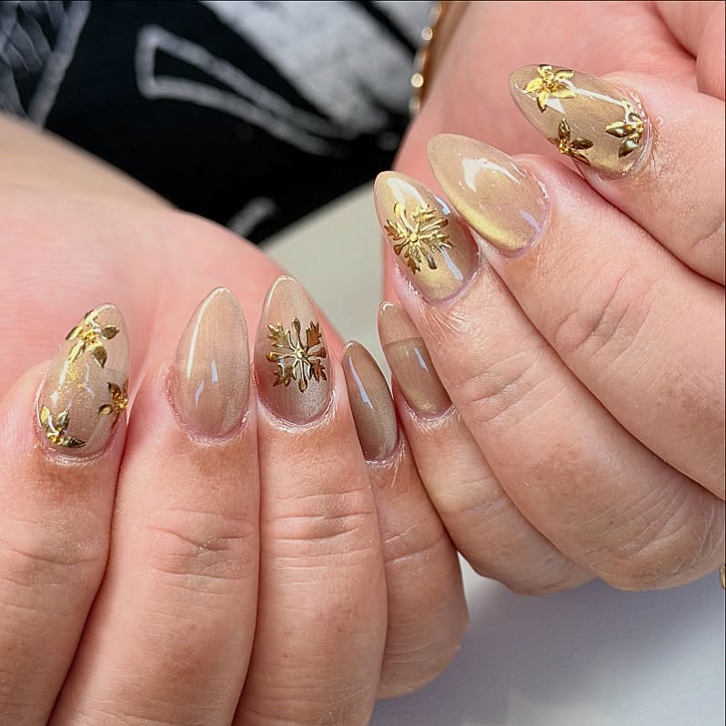 ʻUlu quilt set 🌿
Obsessed with how this one came out ❤️❤️❤️
#ulu #hawaiiannails #islandinspired
#hawaiianquiltnails