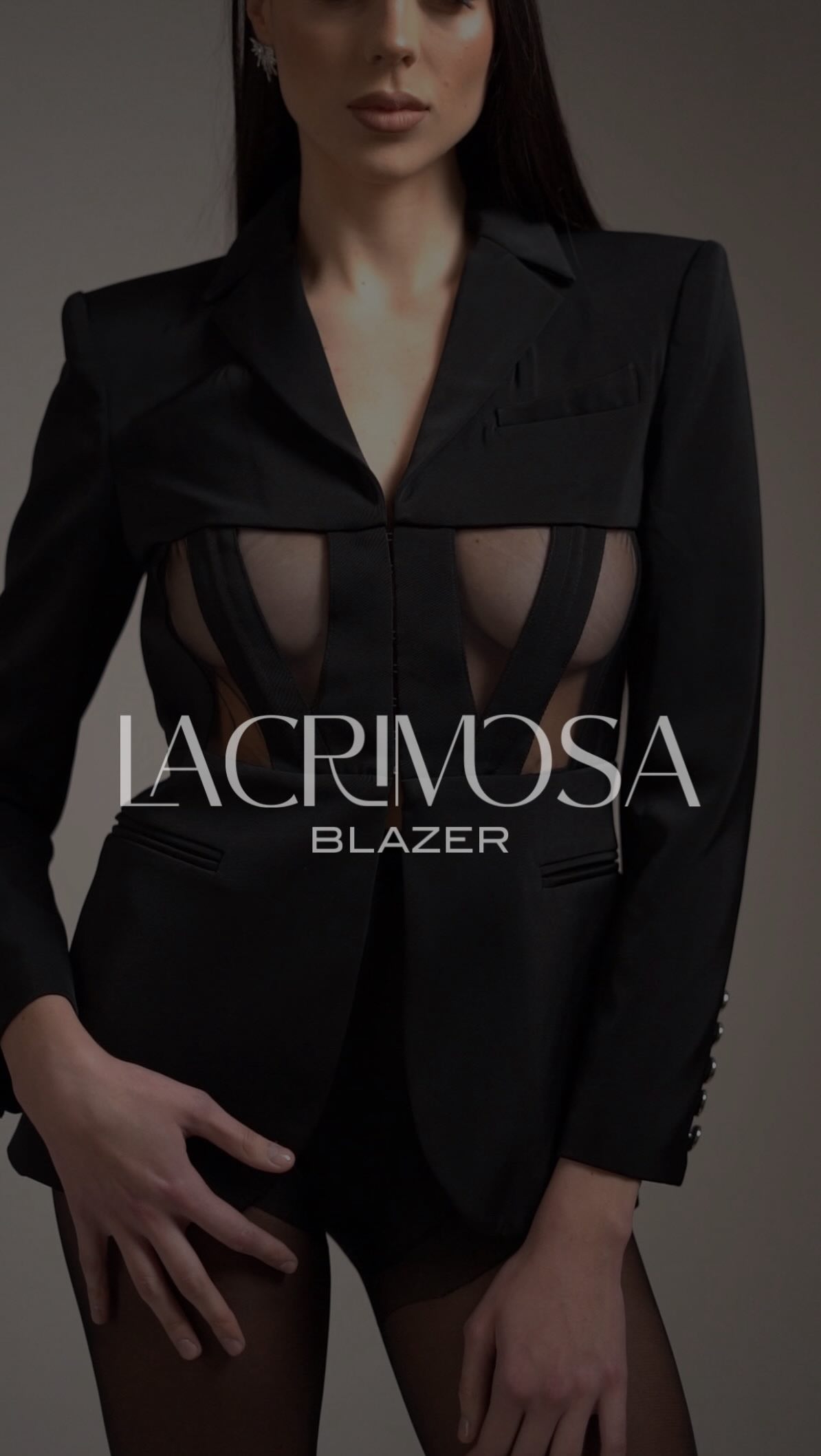 Blazer LACRIMOSA by BASLISSA 🖤
L’arte della struttura
Paga alla consegna senza costi aggiuntivi
Paga con Carta, KLARNA, PayPal, Apple Pay
Spedizioni in Italia 24/48 ore (isole e sud Italia 48/72)
WORLDWIDE SHIPPING
#lacrimosa #blazerstyle #corset #allblackoutfit #powerdressing