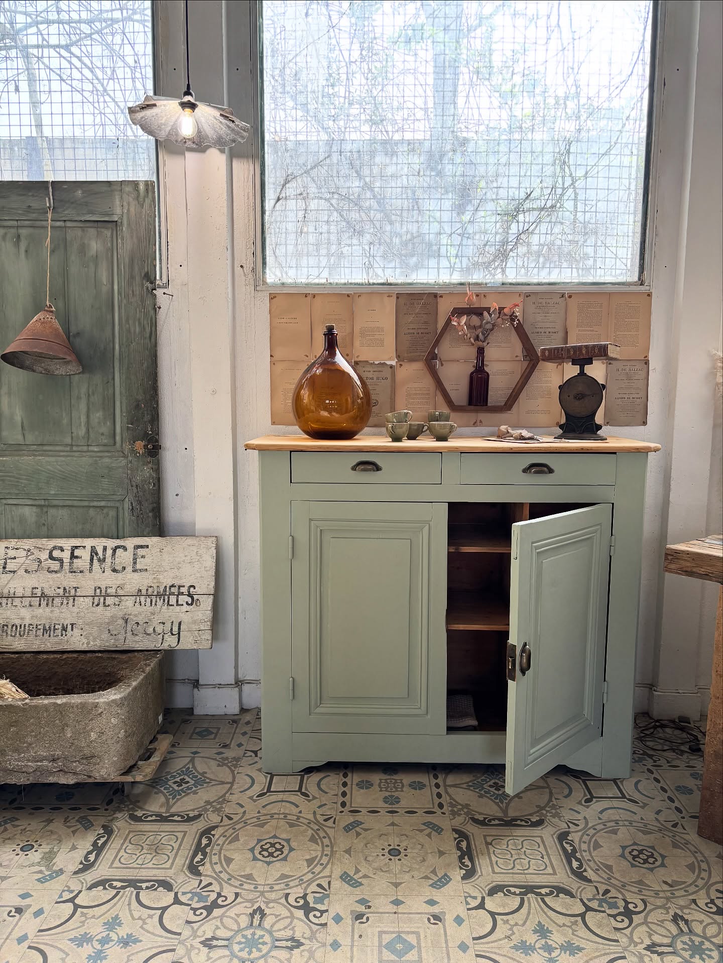 🧚🏼 Buffet parisien vert-de-gris
Plus qu’un meuble, une pièce d’histoire restaurée avec soin pour sublimer votre intérieur.
Dimensions : L 128 x P 46 x Ht 108 cm
Disponible à retrouver en boutique aux @pucesducanal et sur notre site (lien en bio)
🔎 www.woodson-interior.com
#meublerestauré #décorationintérieure #boutiquedéco #meubleancien brocanteenligne