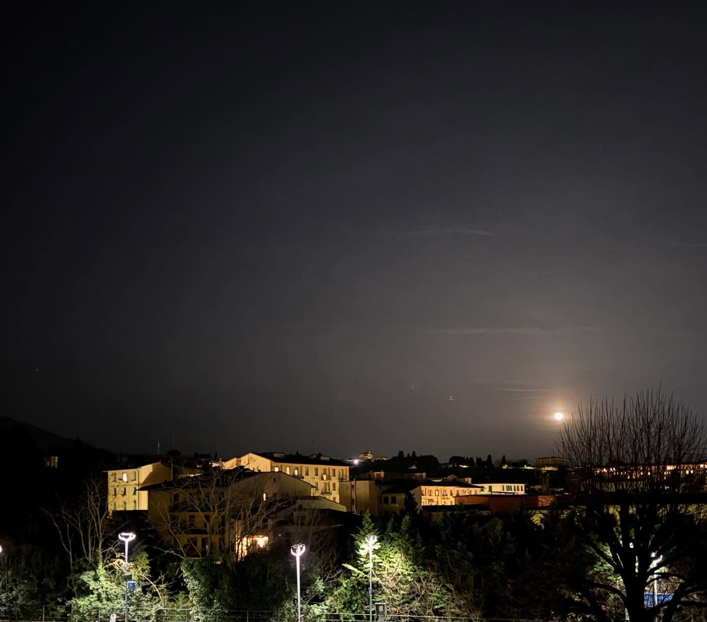 41, A Year In Review…..“As the sun goes down and the moon starts clocking in for the night shift on the last few moments of me being 41, I realise something that still feels a bit strange to say out loud: I’m the most content I’ve ever been in my life so far.”
Full article on www.thisisangela.com
#birthday #reflection #italy #florence #thisisangelablog