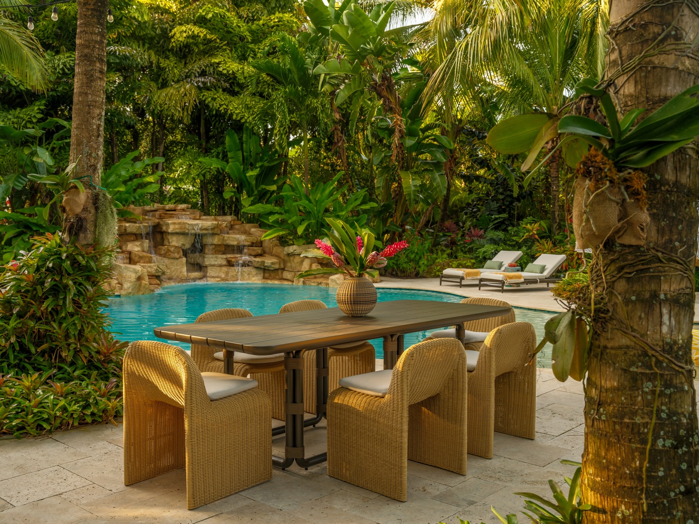 Proof that some of the best “rooms” don’t have walls.
When outdoor spaces are designed with the same intention as the interiors, something special happens. Suddenly dinner outside isn’t just dinner… it’s a whole moment.
📸 @stavaridisphoto
Styling @peggy_chase_jordao
#outdoordining #southfloridahomes #luxurybackyard #tropicalbackyard