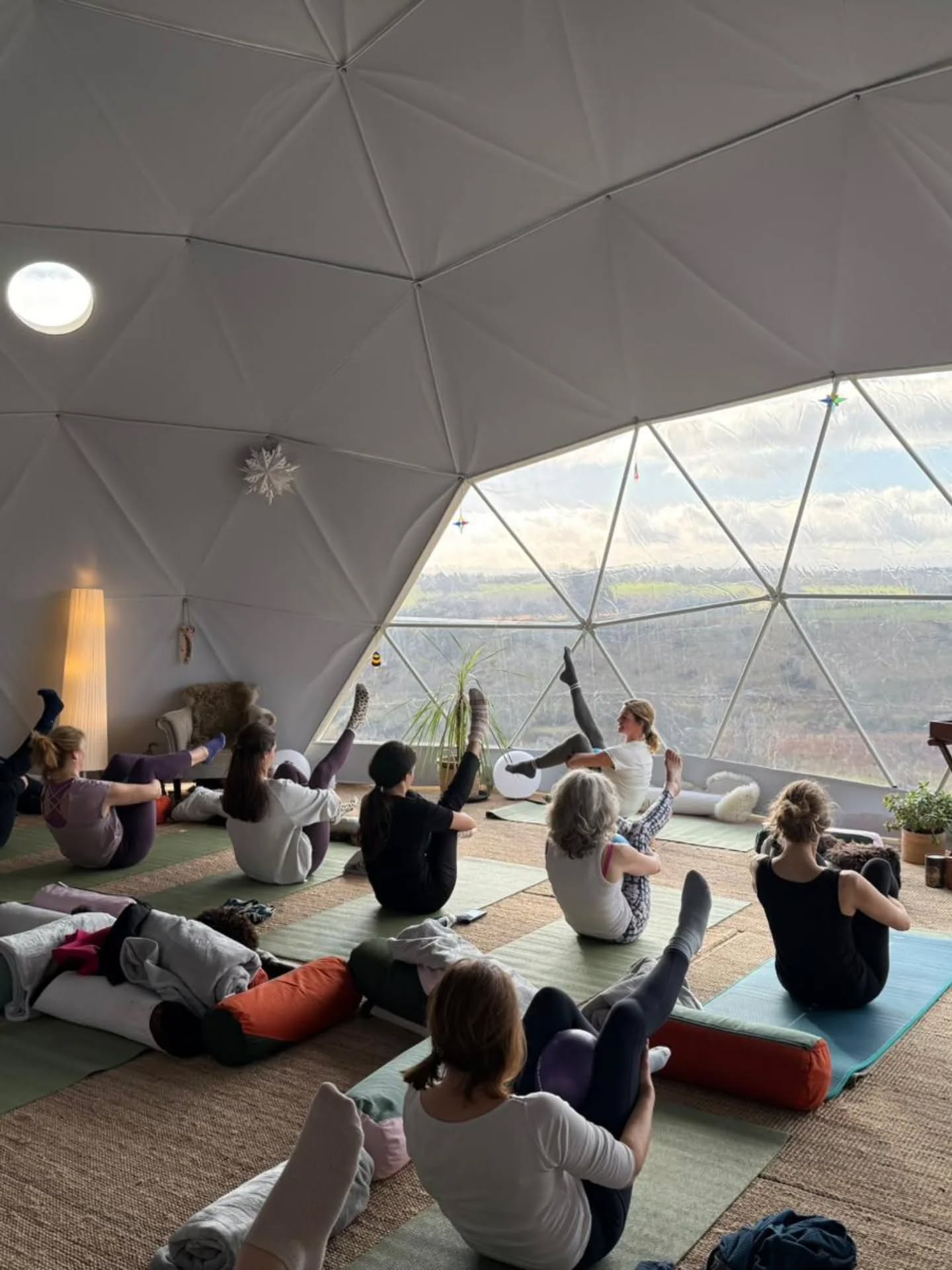 "You don't have to live with imbalance ..." I am so very, very grateful to every gorgeous woman who came to the Women's Balance morning up at the incredible Wild Hive Dome @morningside.farm where we drank tea, moved, chatted and enjoyed the stunning environment that Lucy has created with her Dome and farm. What a truly lovely morning, made even better by the cakes from @ems_and_co and @thehealthycakecompany !
I've absolutely loved receiving your messages over the weekend - and have heard loud and clear the request for more of these!
If you didn't make it and want to come to the next one just message me and I'll pop you on the comms list. We will certainly be coming back with more!
For now, I am sharing balancing wishes full of deep breaths, intentional eating of yummy whole food and connections with those around you. 💚
#womensbalance #wellnessevent #womenswellnessevent #hormonebalance #nutritionevent