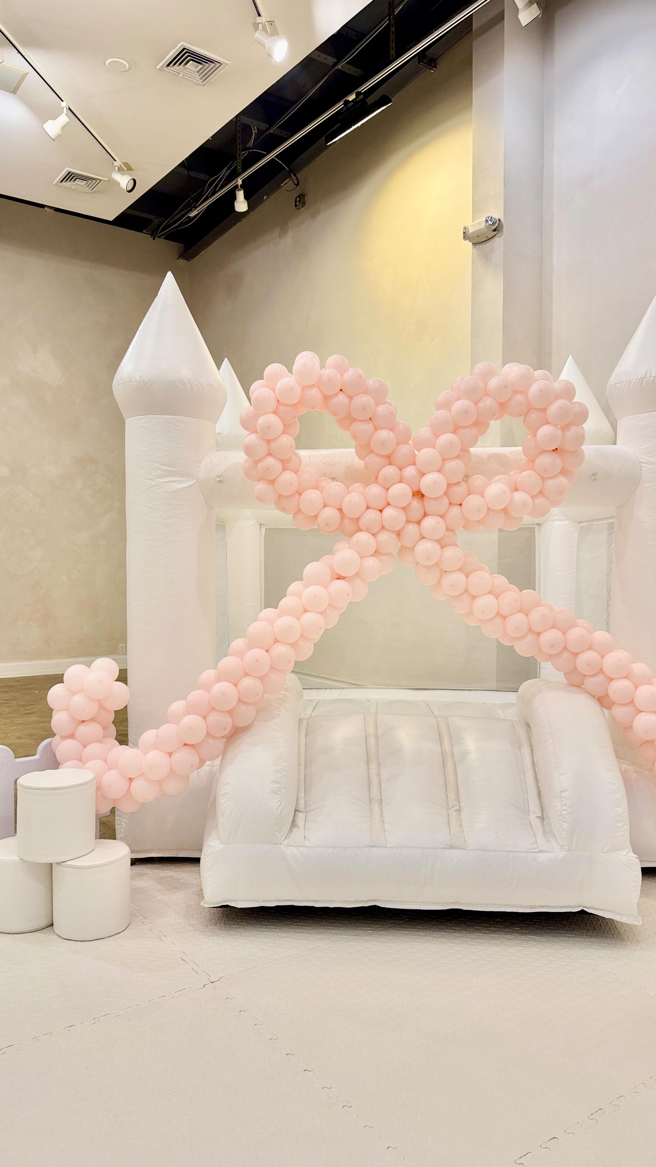 ✨ONE STOP SHOP ✨
You can now get our soft play, balloons, backdrop & vinyl all in one of Virginia Beaches highly sought after venues; Launch Creative Space✨ We handle every detail so all you have to do is show up with your little one and enjoy the moment 🤍
‼️DM “ The Ultimate Party Package at Launch”
#virginiabeach #757eventplanner #ballpitrental #softplay #balloonsdecor