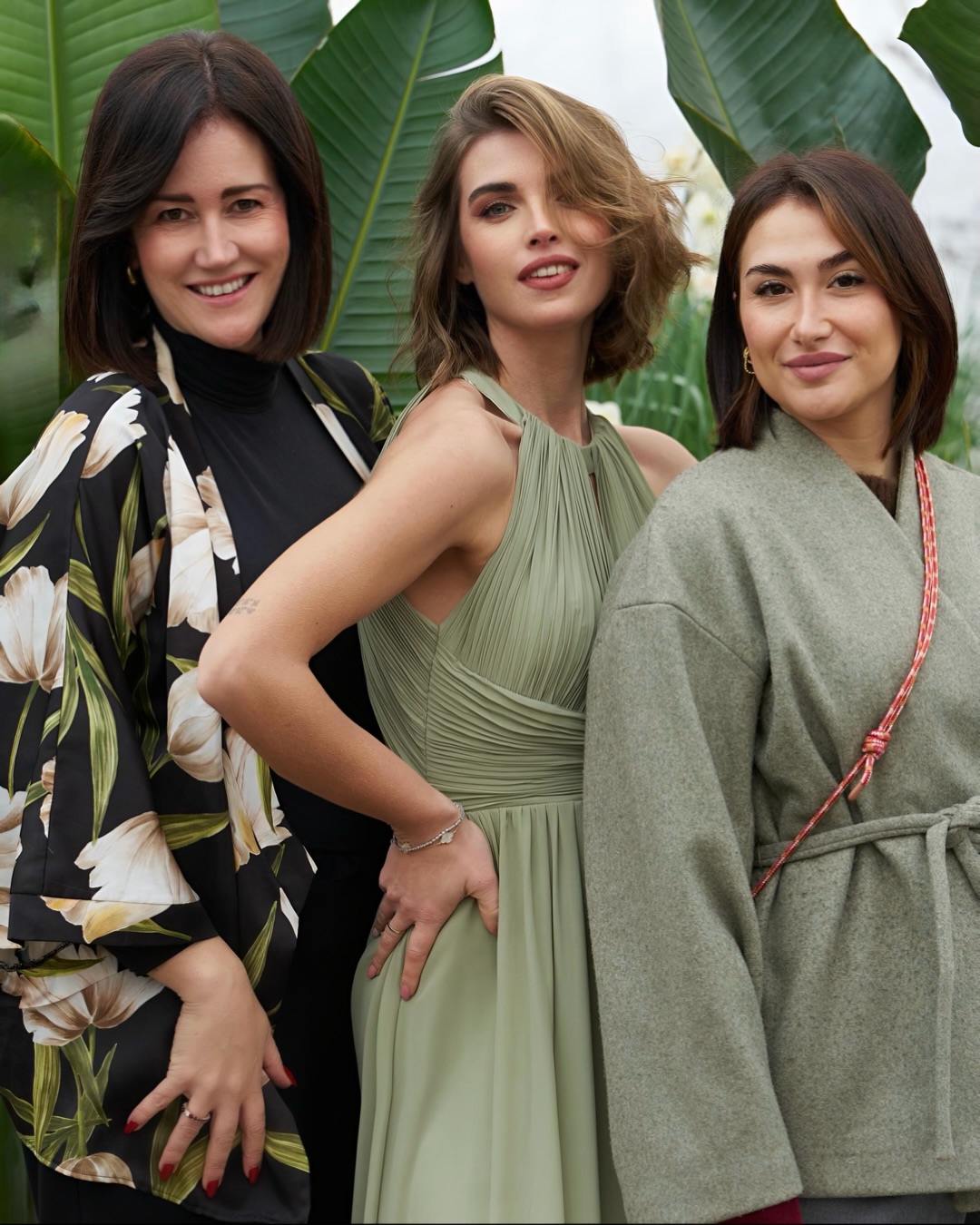 🌿💚 Ho pensato: perché non portare la primavera 2026 in una serra?
Per “Nature Core Identity” content curato per Anna Cecere, mi sono lasciata ispirare da una visione di femminilità naturale, assolutamente in linea anche con le ultime sfilate parigine.
💚🌿 Grazie a @aannalisapesaresi e @pesaresienrico di @vivaiopesaresi , la serra ha reso ogni scatto unico! Il team era come sempre fantastico @lunafacondini_makeup @martinaavalbonesi @giuliano_mami_photography le pochette Anna Cecere e gli abiti strepitosi @oliviarimini Presto vi mostrerò il risultato sull pagina ufficiale @annacecerebags 💚🩷🌿🌸🌺🌿
#contentcreator #annacecere #ss26