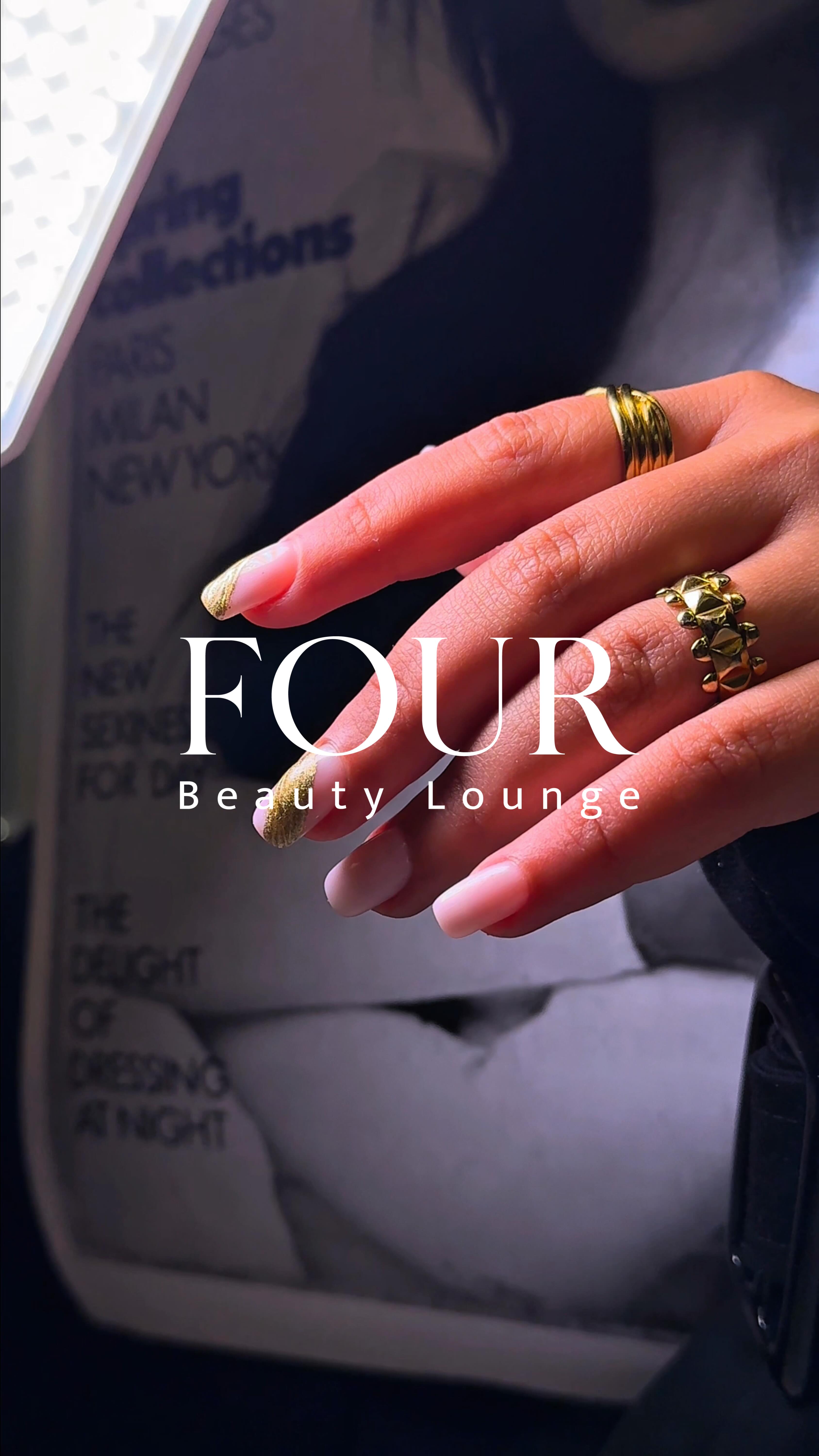 Soft nude. Bold gold.
Minimal but never basic. ✨Gel polish @fourbeautylounge #strokesofperfection