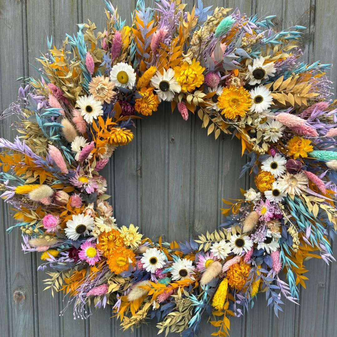 Spring wreath 💛💚💜 ready to sell at @mossleyhillmakersmarket this Sat fro 10am -3pm
#springwreath
#mossleyhill
#aigburth
#garston
#allerton