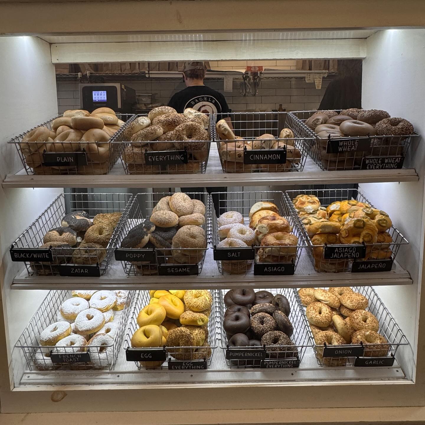The hardest decision you’ll make today.
Sweet, savory, or classic — which bagel are you picking? #BagelsonPark 🥯
#njbagels #njeats #newjersey #bagels