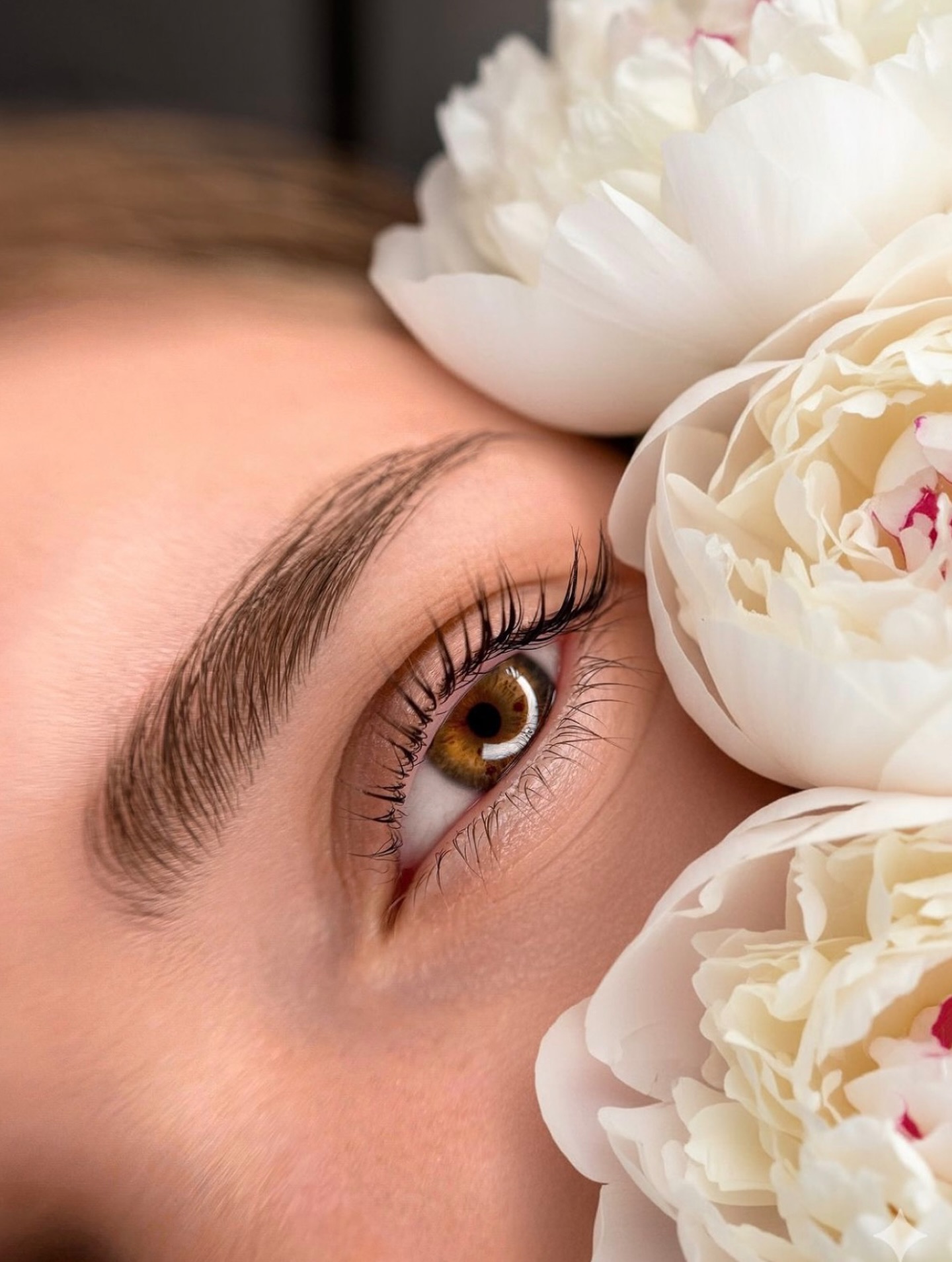 Good morning, beauties ✨
A new day, fresh energy, and beautiful transformations waiting for you.
Let’s make today shine 💫