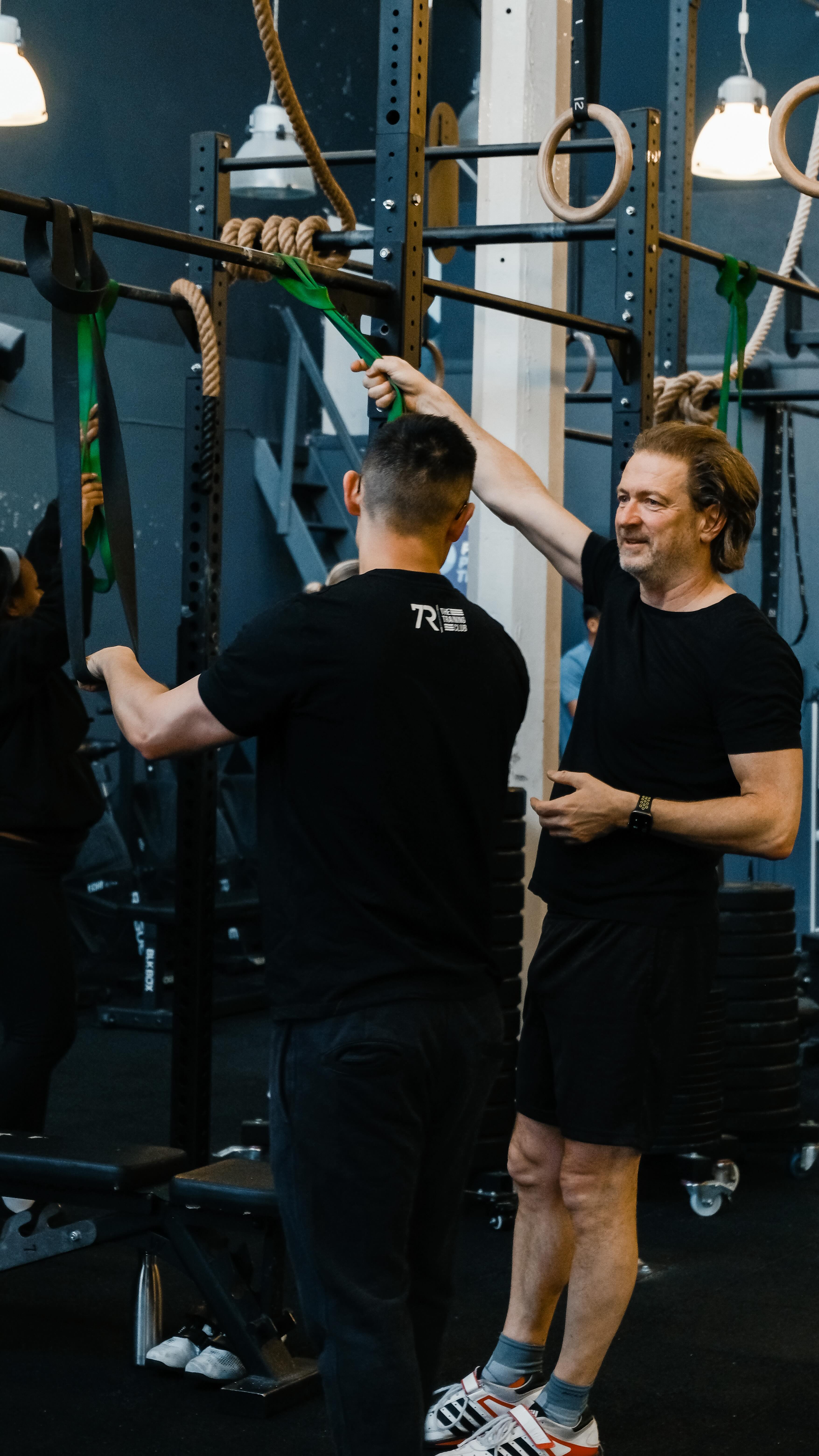 When people think “engine” they think cardio.
Sweat and suffering on the row or ski.
But here’s the truth ⬇️
If your engine is weak, your strength has a ceiling.
Your engine is what:
• lets you recover between heavy sets
• keeps your technique from falling apart under fatigue
• allows you to repeat effort, not just produce it once
• supports real progression week after week
You don’t lose strength because you’re not strong enough.
You lose it because you can’t sustain it.
Rowing. Ski erg. Long aerobic work.
That’s not separate from strength.
That’s what allows strength to grow.
Everything sits on the engine.
-
#crossfit #hyrox #engine
