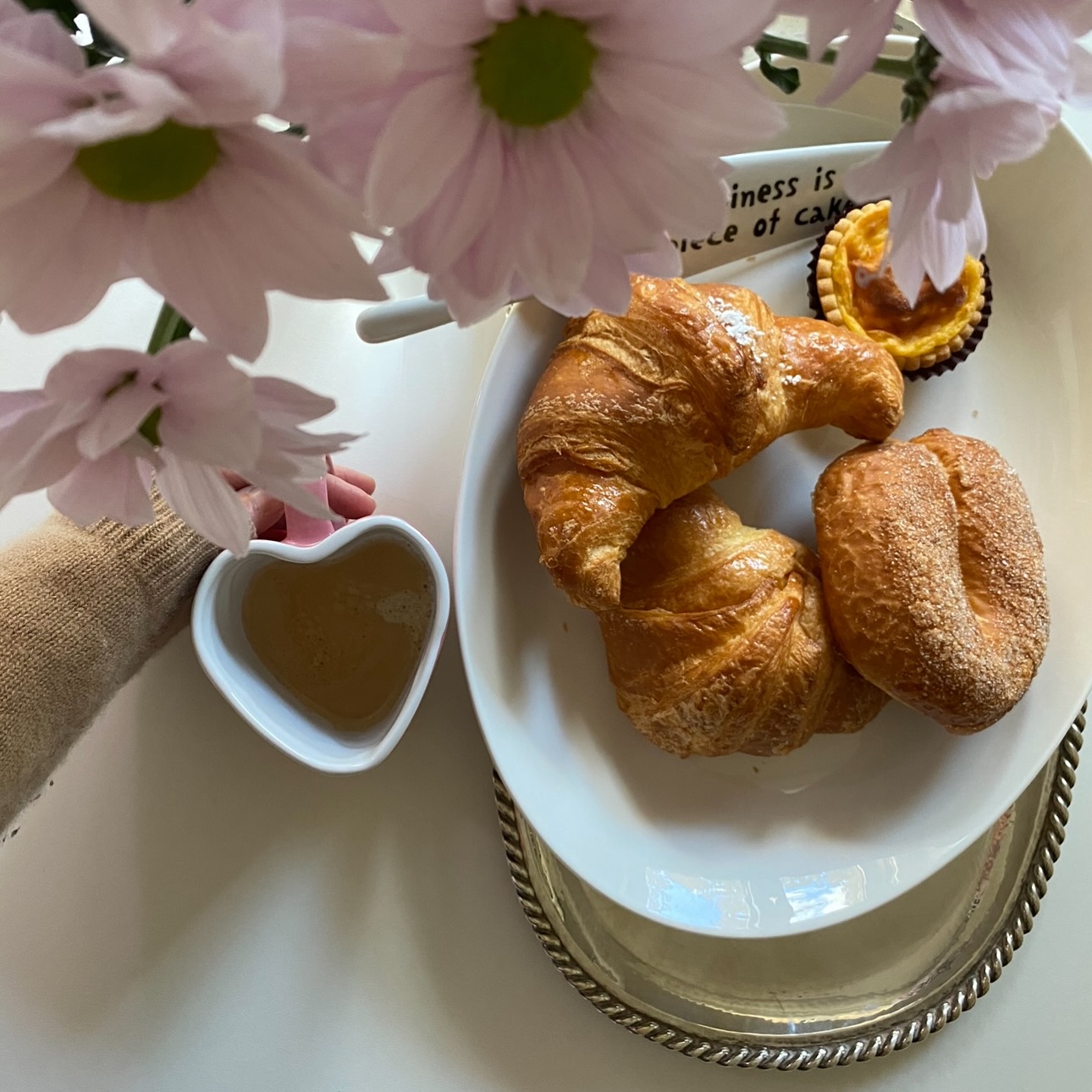 Quando Good living è una giornata lenta, fatta di coccole e letture. Senza dimostrare nulla se non essere se stesse 🌸
.
Unisciti a noi per condividere le nostre scelte di benessere ☀️
Scarica il nostro magazine dal sito www.goodliving.it
.
#lifestylemagazine #lifestylephotographer