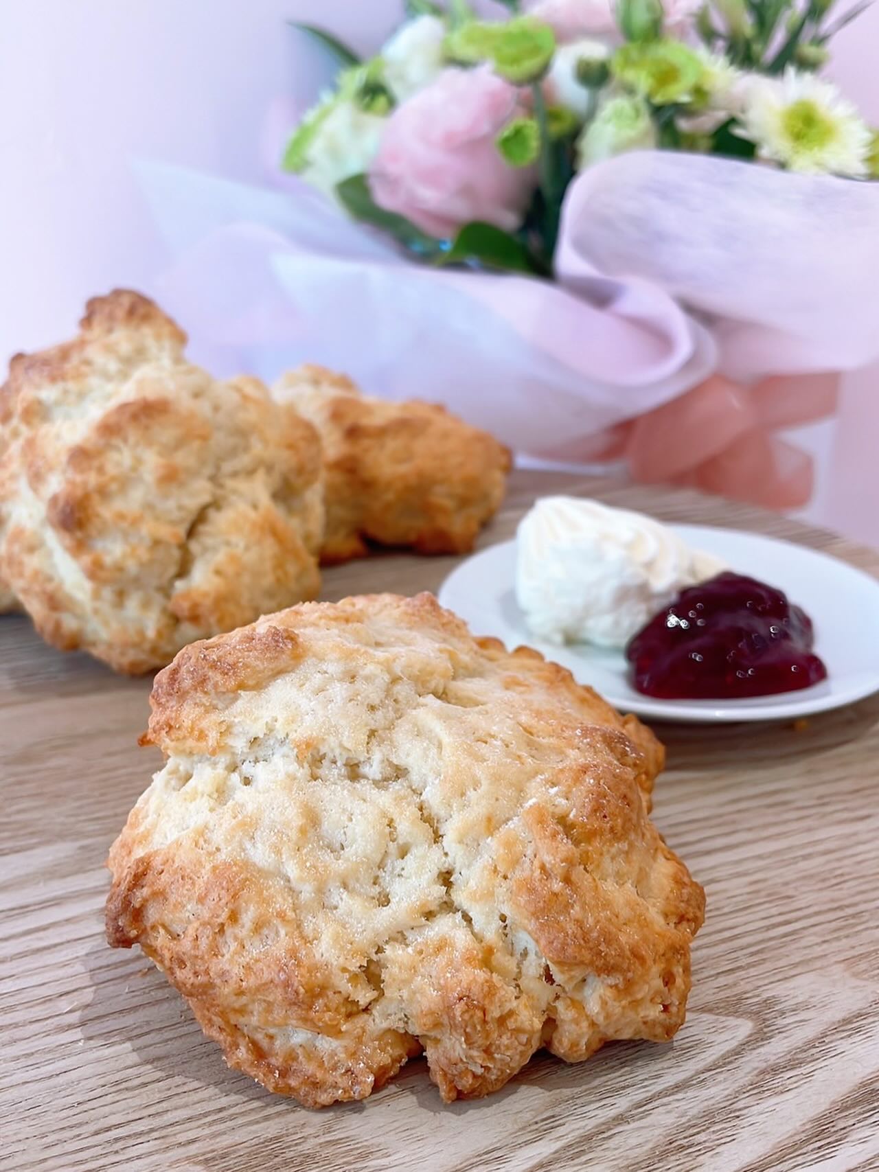 Sabeno Patisserie doesn’t just have delicious cakes! Try our vanilla scones (with cream and jam ) too! #vanillascones #weekendtreats #sconecreamandjam
