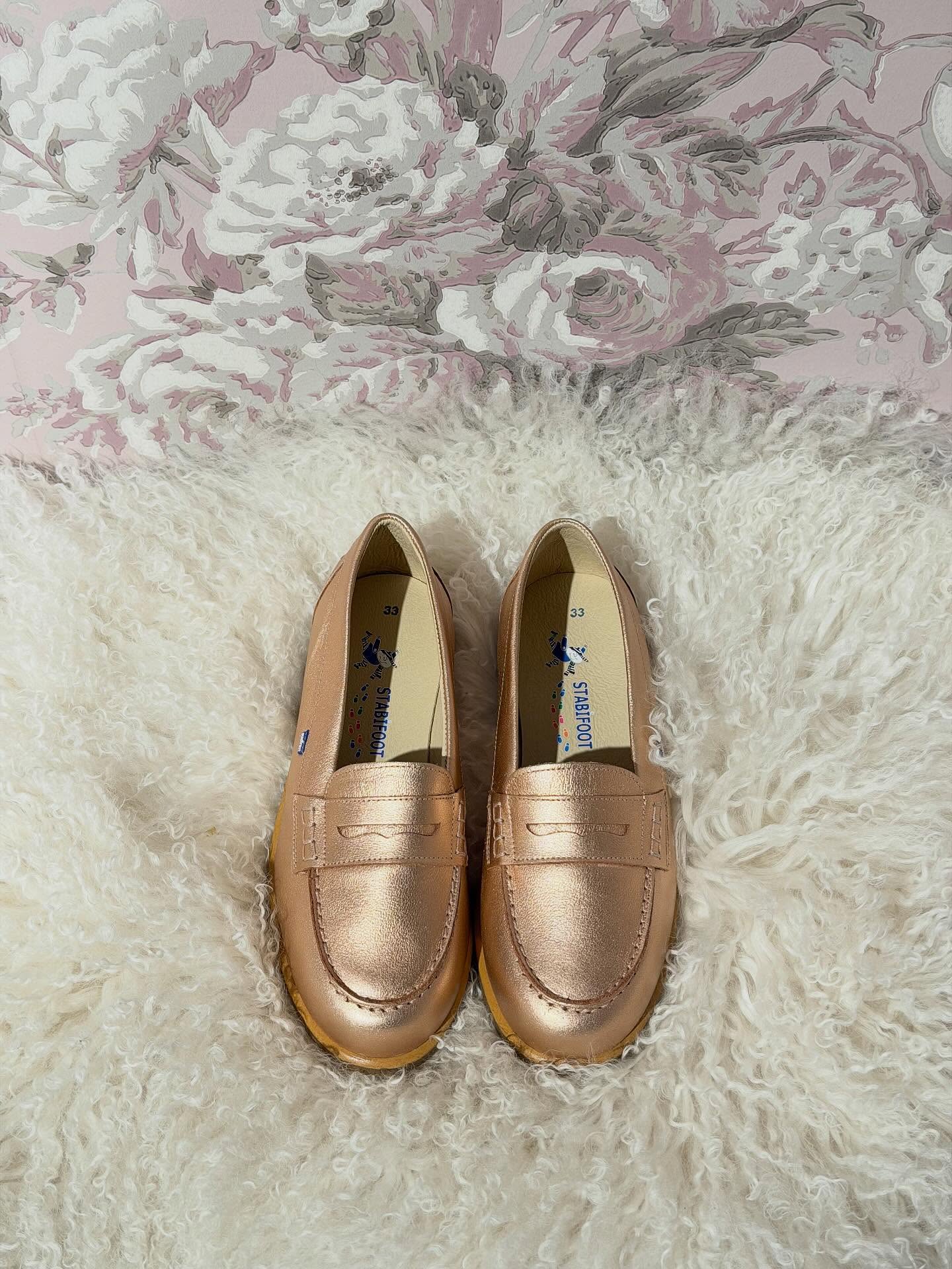 ✨ Our Favourite Loafers are back ✨ Gorgeous stylish shoes that will match with your spring summer outfits!! Available from size 27 till 35!! #lovebyjackie #kidsfashion #kidsstyle #kidsstore #kidsshoes 🌿✨🌸✨🌿