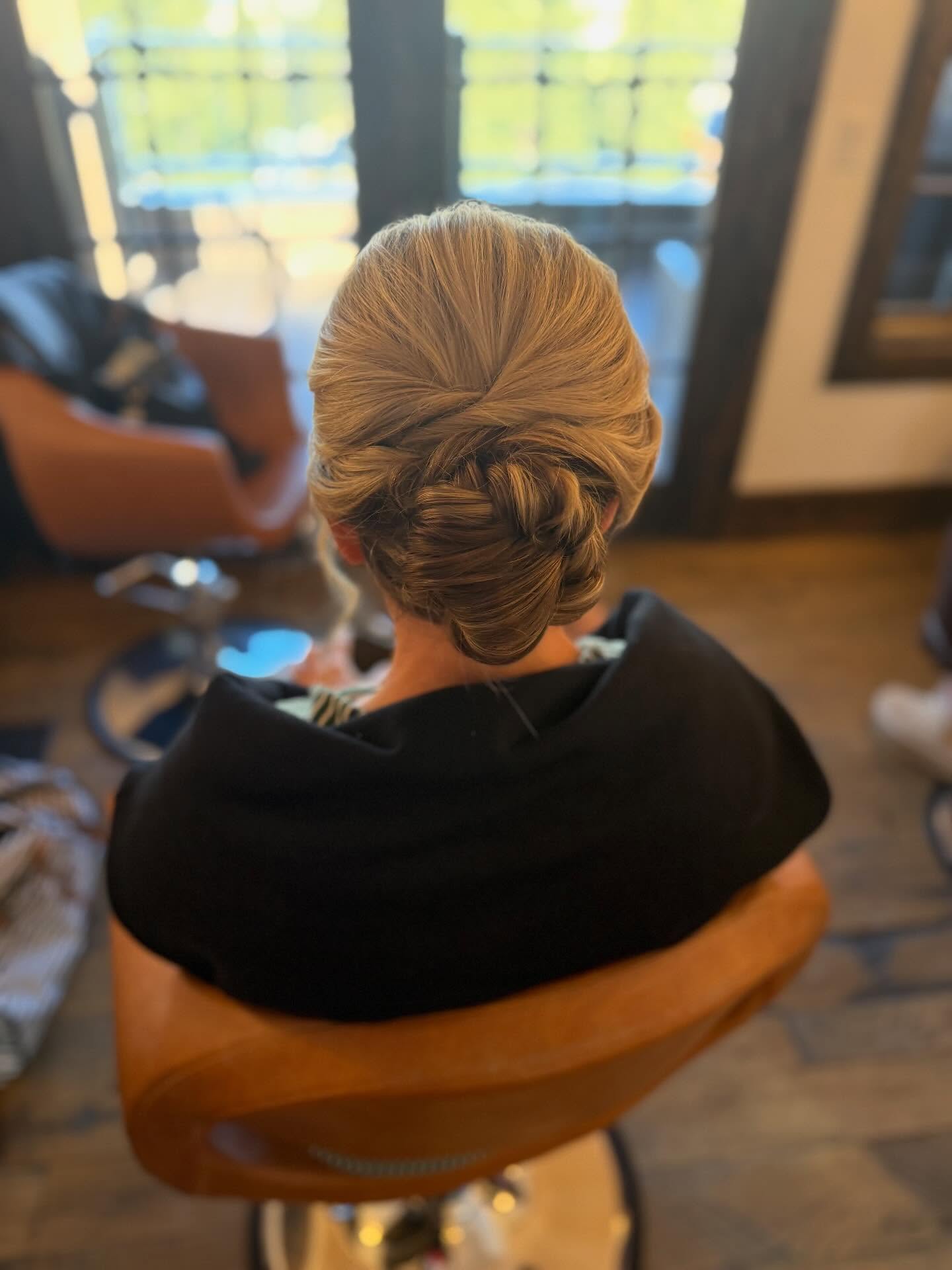 #updos #bridal #bridalhairstyle #mountainweddings #estesparkwedding