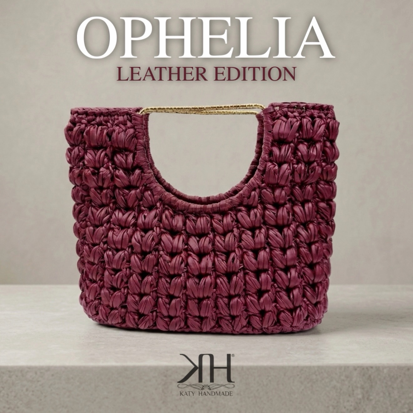 Eleganza senza tempo e un colore che incanta. Vi presento la nuova Borsa “Ophelia” nella sua veste più sofisticata ✨
Lavorata interamente a punto puff, questa versione in similpelle color borgogna trasforma un classico dell’handmade in un vero pezzo da boutique. La morbidezza della trama si sposa perfettamente con il tocco prezioso del manico dorato, creando un contrasto che non passa inosservato.
Che sia per una serata speciale o per rendere unico un look casual, la Ophelia Leather Edition è l’accessorio che parla di te, della tua creatività e del tuo stile unico 💎
✨ Dettagli che fanno la differenza:
• Texture soffice a rilievo grazie al punto puff.
• Design moderno con accessori dorati.
• Colorazione Leather intensa e profonda.
Voi come la abbinereste? Un total black o un look dai toni neutri? Fatemelo sapere nei commenti! ✨
•••
#borseuncinetto #katyhandmade #opheliabag #crochetbag #handmade