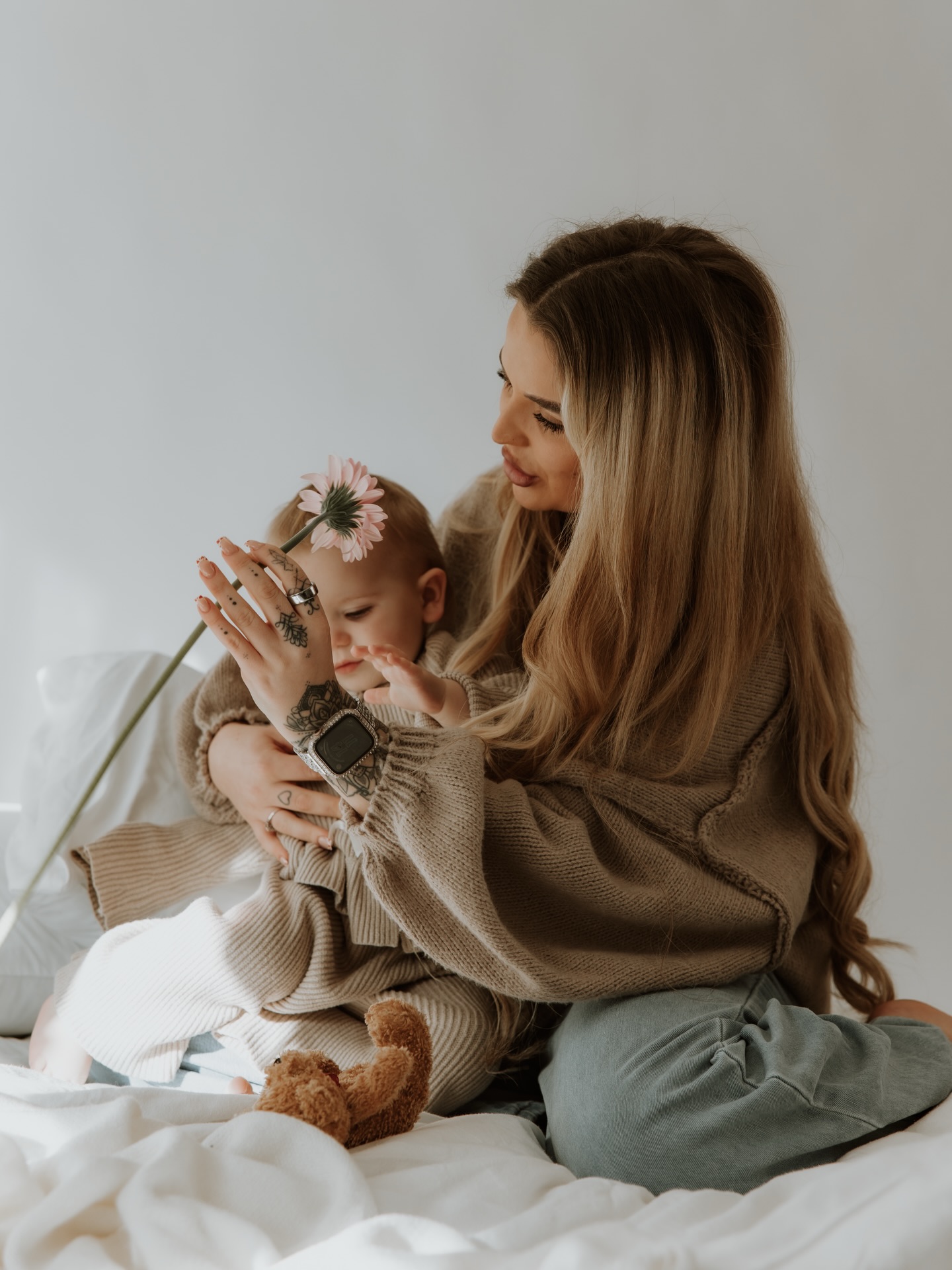 Mother’s Day galleries are in full swing from my pop up at @babyandme_eastsussex . And over the next few days inboxes will pinging if they haven’t already ❤️ but for now. Here’s a teaser. 😜
I have opened up some spots in the studio this Sunday for those who would like some timeless moments captured together in time for Mother’s Day, and I am happy to get the bed set up out. It was rather iconic. (Just let me know if you fancy it).
I have lots of emails and messages and pricing to catch up on but it’s been one of those days where I’ve been juggling many tasks but on limited time. 🙏🏼
Ps. Booking links in my bio ❤️
#mothersdayminis #hastingsfamilyphotographer #motherhood #hastingsmums
