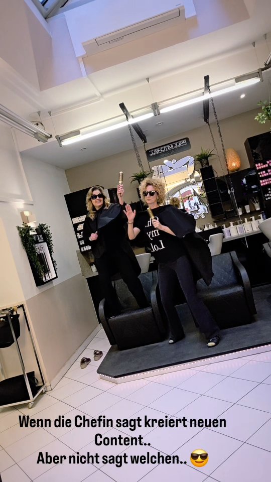 Auftrag erfüllt oder? 😎🤪
#klagenfurt #hairdresser #lovemyjob #spaßmusssein