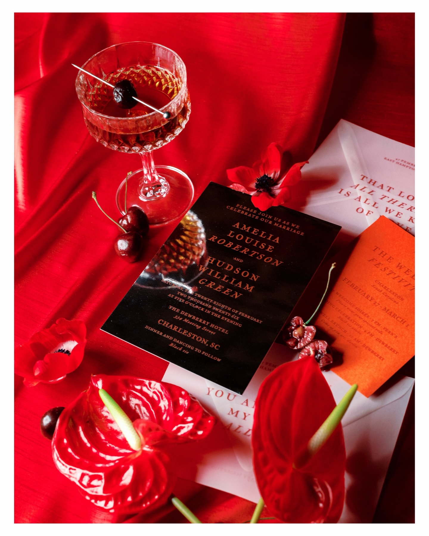 A red playground with @amandacrean 😍 Experimenting with different forms of light is something that has always energized me creatively, and this stunning editorial was no exception.
Thanks to this incredible team of artists and vendors!
HOST @amandacrean
PLANNING & DESIGN @acharlestonbride
RENTAL @eventworksrentals
TABLETOP @emersonjamesrental
FLORAL @petalosofloraldesign
DRAPERY @thesocialspool
VENUE @surcees_chs
HMU: @wildivorybeauty
GOWN: @emilykotarskibridal
STATIONARY: @nubo_studio