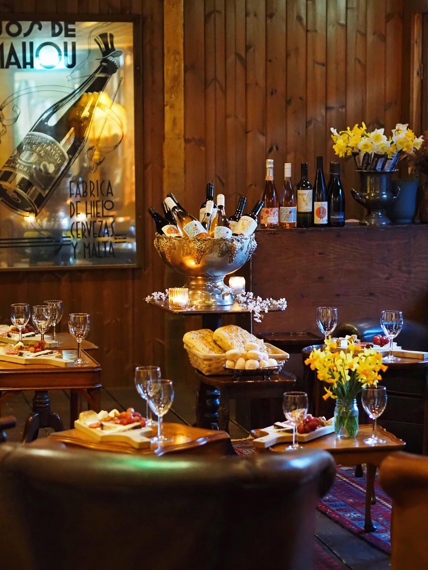 We had the pleasure of hosting a very intimate wine tasting for a wonderful group of people from @myerson.solicitors last night.
.
As part of 'A taste of Altrincham' by @visitaltrincham we tried fantastic wines and delicious artisan cheeses and breads. The evening ended with plenty of laughs, and my (Gareth's) knowledge and French pronunciation were put to the test 😅
.
We'll be doing the same wine tasting tomorrow for those of you who managed to get tickets, and you really are in for a treat with this wine selection.
.
Also, let's play a game of spot Steven head in the photo as Gareth told him to duck down whilst he took a pic 😆
#winetasting #altrincham #winebar #vintagedecor #vintageinteriors