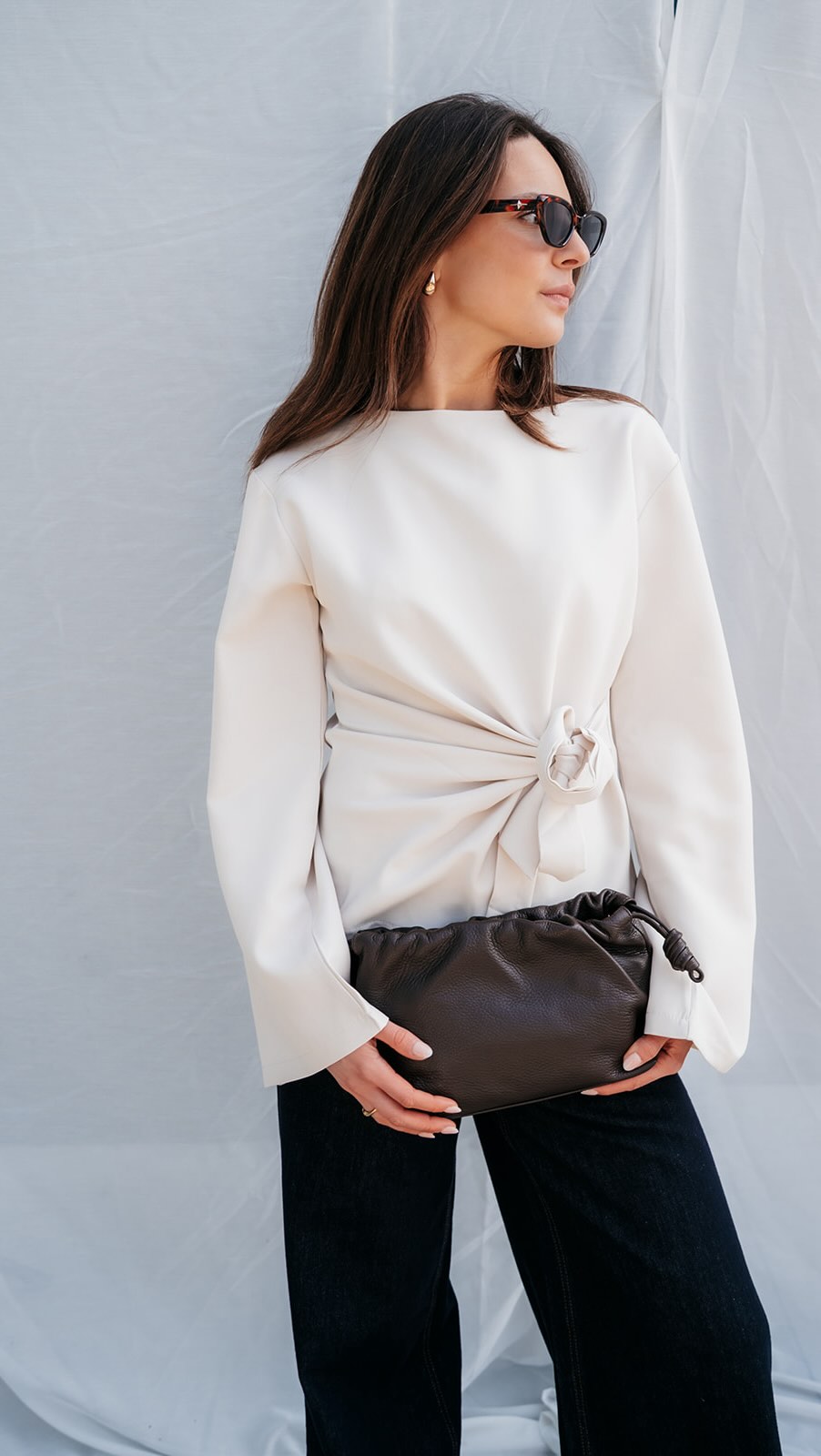 De perfecte jeans bestaat! 🫶🏻
Onze Giovani jeans light combineer je eindeloos met onze collectie. Océane laat een paar favoriete looks zien.🤍
Ook verkrijgbaar in lichtgrijs en dark, van maat 34 t/m 46!
www.juliabybb.com
#juliabybb #juliaturnhout #juliareel #webshop #ootd