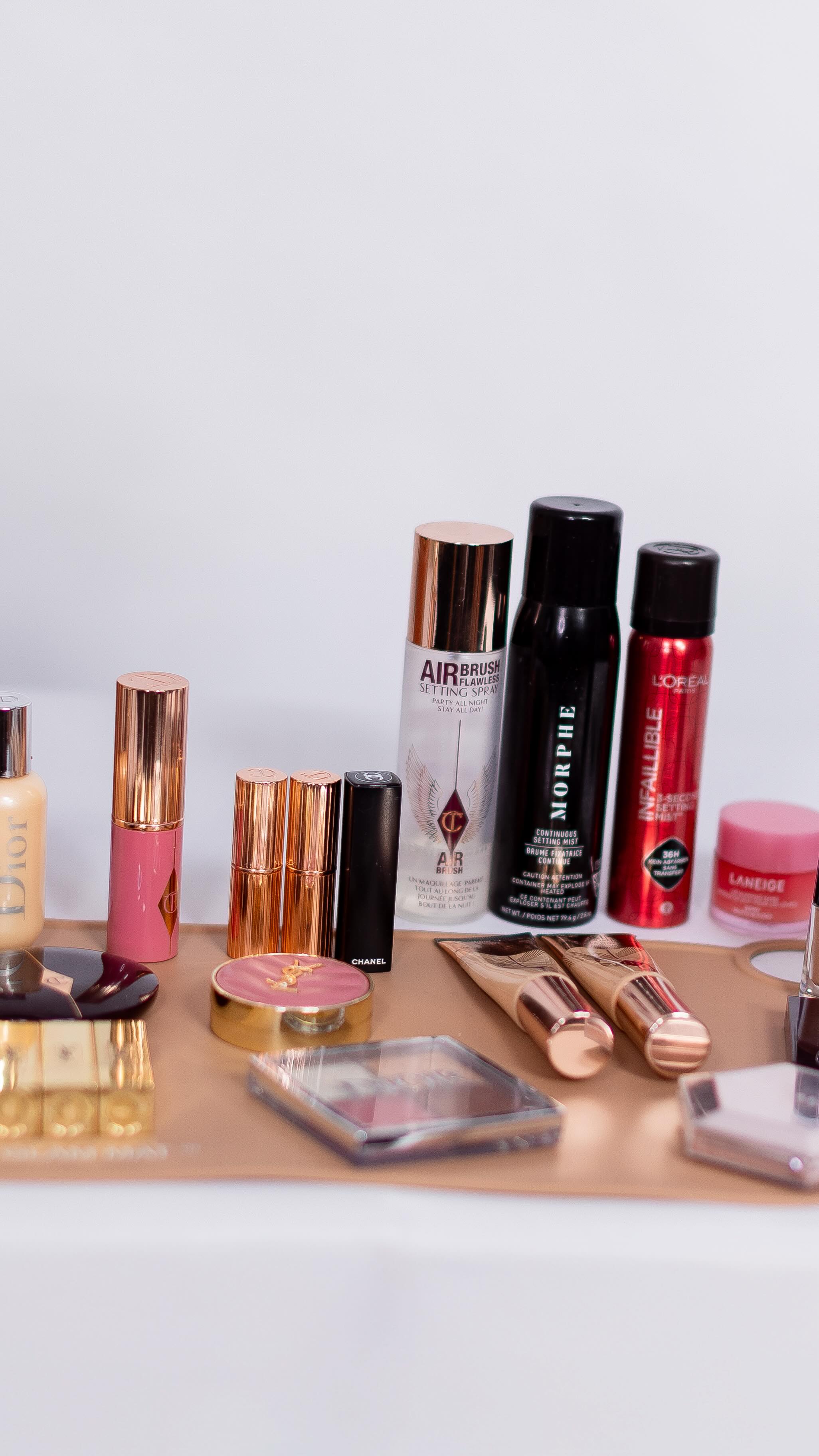 Parlons des horaires
Si vous êtes une future mariée cette année, voici comment j’organise votre préparation pour que tout se passe sereinement
• Pour la mariée je prévois entre 1h et 1h30 pour le maquillage selon le look choisi. Je prends toujours le temps pour un moment de bien-être en vous offrant un massage
• Demoiselles d’honneur / mamans je prévois environ 45 min chacune
• Coiffure avant le maquillage et de préférence jamais en même temps
• La mariée passe avant-dernière jamais en dernière pour rester sereine et je reste à vos côtés jusqu’au moment où vous êtes prête dans votre robe pour les derniers ajustements
• Venir avec une peau propre et bien hydratée pour un maquillage lumineux et naturel
Parce que vous méritez l’excellence
_____
L’expérience Mariée by MelkeupGlam
Vous rêvez d’un maquillage mariée lumineux, élégant et longue tenue ?
Je suis Mélodie, maquilleuse spécialisée dans les mises en beauté des mariées. Je vous propose un accompagnement sur-mesure, car vous méritez l’excellence.
Basée à Montpellier, je me déplace dans toute la France et pour vos mariages à destination, afin de vivre ce moment comme une expérience unique.
Réservez votre appel découverte gratuit en message privé dès maintenant.
⸻
#FrenchMakeupArtist #MaquillageMariée #MaquilleuseMariée #BridalMakeupArtist #ElegantBridalMakeup #FrenchBridalMakeup
#bridemakeupartist #bridalmakeup #weddingdestinations #frenchweddingdestination #weddingmakeup
#makeupartistfrance #charlottetilburymakeupartist
#MaquillageMariéeNaturel #MaquillageMariéeÉlégant #MaquillageMariéeLumineux #MaquillageDeMariée
Seo: destination wedding, bridal makeup, elegant bridal makeup, natural bridal makeup, French makeup artist, French bridal makeup, makeup artist France, maquillage mariée, maquilleuse mariée professionnelle, maquillage mariée sur mesure, maquilleuse mariage haut de gamme, maquillage mariée naturel, maquillage mariée lumineux, maquillage mariée 2026