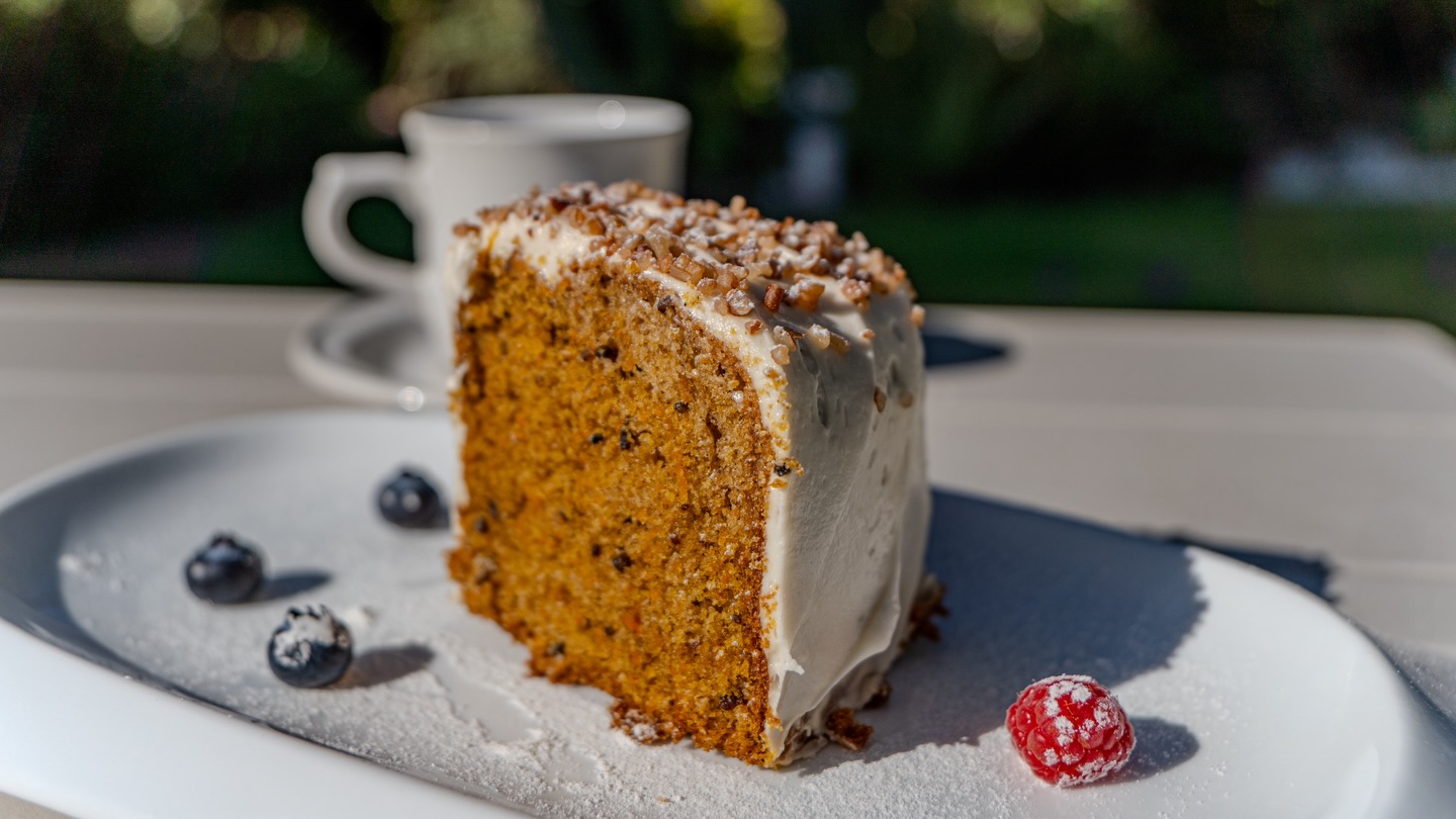 Un buen juego merece un gran final: pastel de zanahoria, suave, cremoso y simplemente irresistible. 🍰✨