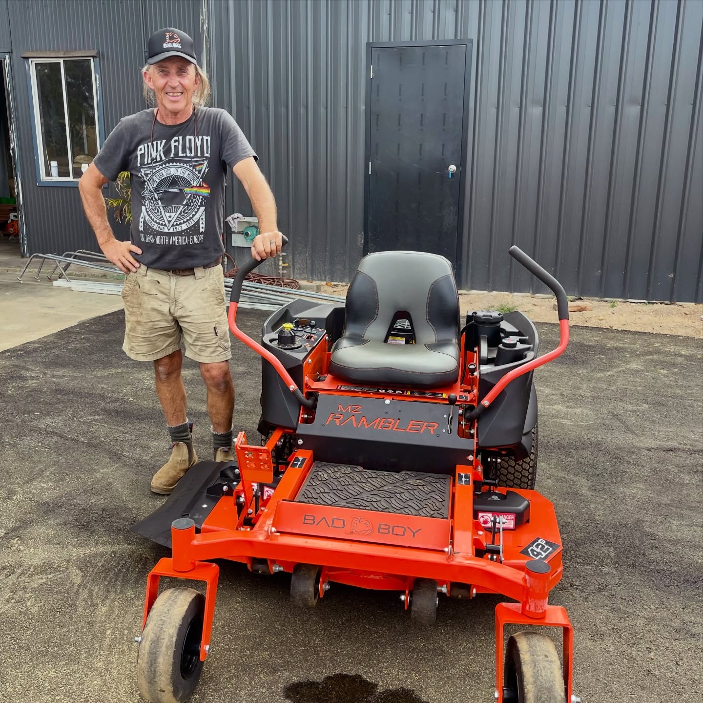 Manjimup’s Newest BAD BOY!😎
Congrats to Gary from Sunset Palms Caravan Park in Manjimup WA on his purchase of this Bad Boy 42’ Zero Turn Mower!
🇺🇸 American Made Muscle 💪 with the best steel decks and steel frames on the market, all ready for mowing season.
@badboymowers_au @badboymowers
#manjimup #manjimupwa #bridgetown #pemberton #nannup
