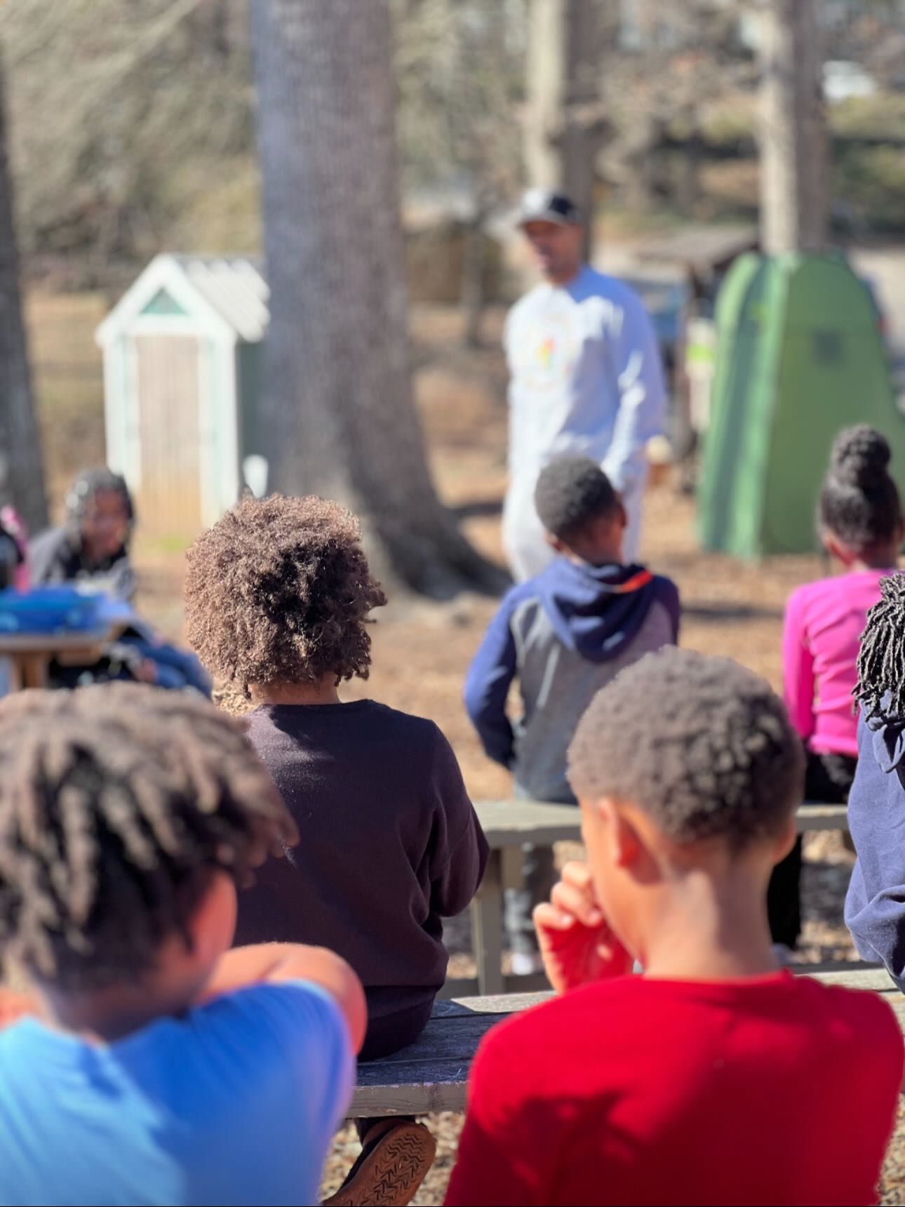 “Reading about nature is fine, but if a person walks in the woods and listens carefully, he can learn more than what is in books, for they speak with the voice of God.”
— George Washington Carver
Studies show that just 20 minutes in nature lowers cortisol and improves attention and memory in children. We didn’t need a lab to confirm it — but it’s good to know the science agrees. As we close out our winter session, we can’t be more grateful for the time with the Salamanders, creek water, soil conversations, and full on movement outdoors! We listened this Winter.