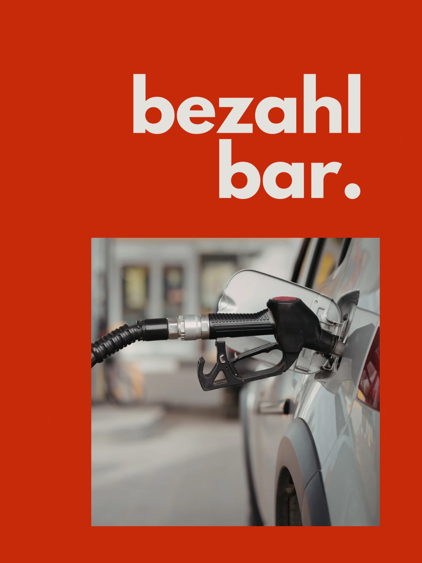 Wenn Energiepreise explodieren, hilft kein Schulterzucken der Politik.
Der Alltag wird teurer.
Energie. Tanken. Lebensmittel.
Und viele fragen sich: Warum passiert das immer wieder?
Weil unser Alltag noch immer extrem abhängig vom Weltmarkt ist.
Ein neuer Krieg.
Ein Konflikt um Rohstoffe.
Ein politischer Machtkampf irgendwo auf der Welt.
➡️ Und plötzlich explodieren bei uns die Preise.
Genau das erleben wir gerade wieder durch die Spannungen rund um den Iran.
Märkte reagieren nervös.
Energie wird teurer.
Lieferketten geraten unter Druck.
Das Problem:
Diese Abhängigkeit ist politisch gemacht.
Denn wer Menschen wirklich schützen will,
macht sie unabhängiger von Öl, Gas und Weltmarktpreisen.
Mehr Solarenergie.
Mehr erneuerbare Energien.
Moderne Heizungen.
Bezahlbare elektrische Mobilität.
Das schützt Familien, Rentnerinnen, Studierende und die breite Mitte vor Preisschocks.
Doch genau hier geht die CDU-geführte Bundesregierung gerade den falschen Weg.
Die CDU-Wirtschaftsministerin Katherina Reiche will Förderungen für private Solaranlagen stoppen.
Der Umstieg auf moderne Heizungen wird ausgebremst - in dem Fall mit der SPD.
Und beim Preisschock an der Tankstelle heißt es schon jetzt: Der Staat könne da wenig tun.
Aber genau das ist der Punkt:
👉 Wenn der Preis erst explodiert, ist es zu spät.
Politik muss vorher handeln.
Sie muss investieren.
Sie muss den Umstieg ermöglichen – auch für Mieterinnen und Mieter.
Sie muss unsere Abhängigkeit von Öl und Gas reduzieren.
Denn wer heute die Energiewende bremst,
macht morgen den Alltag für Millionen Menschen teurer.
Kurzfristiger Populismus hilft niemandem.
Nachhaltige Politik schon.
Ein bezahlbarer Alltag entsteht dort,
wo wir unabhängiger werden von den Krisen dieser Welt.
Wir müssen für unsere Bürgerinnen und Bürger Politik machen, die sie stärkt und ihnen hilft. Und dabei alle in den Blick nimmt. Daher ist die Senkung der Strompreise richtig, hilft direkt und kurzfristig, und es braucht unbedingt aber auch die Weichen der Politik, die alle langfristig stark macht und den Alltag bezahlbar.
#BezahlbarerAlltag
#EnergieUnabhängigkeit
#SozialeGerechtigkeit
#Energiewende
#sventeuber