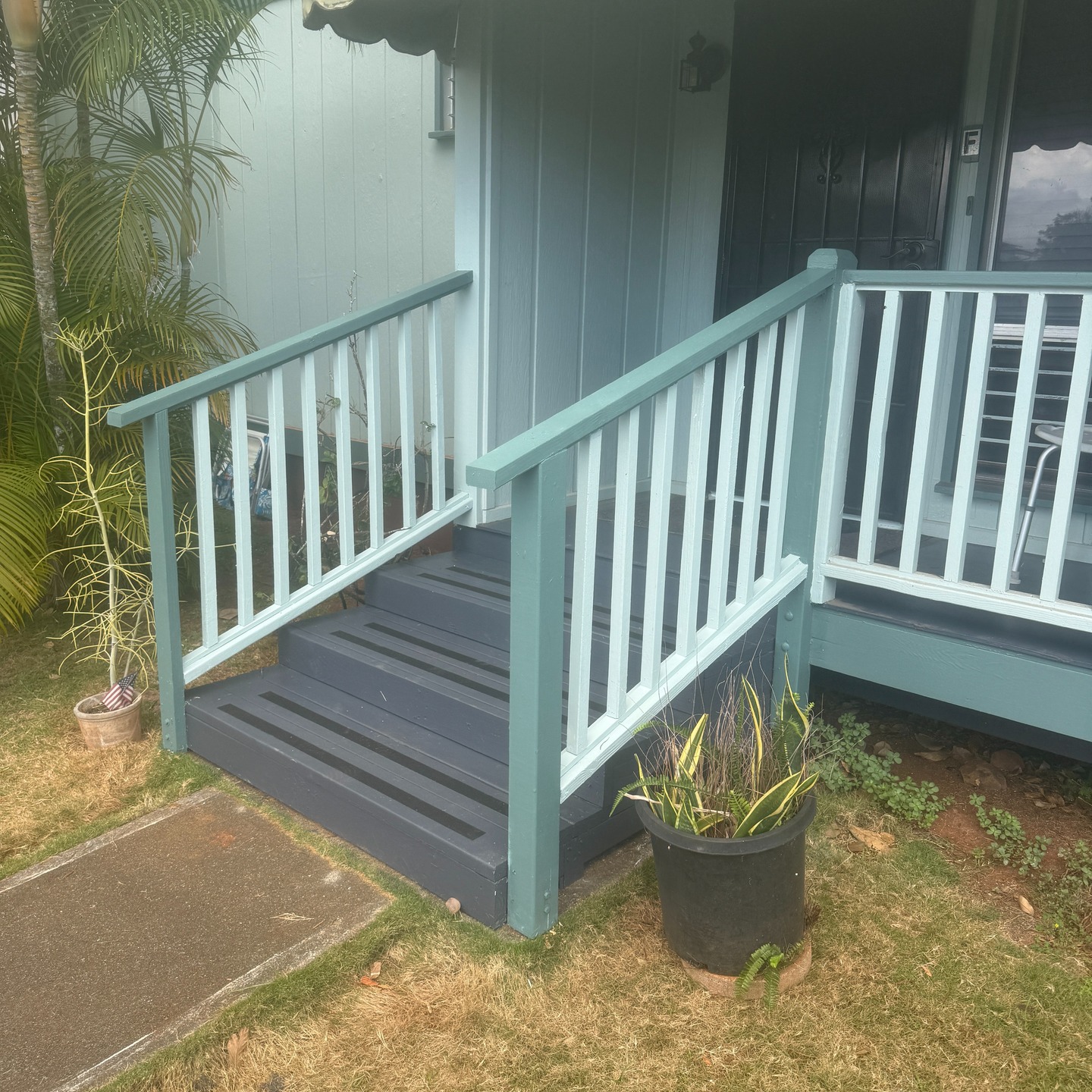 Awesome transformation of front porch steps to make them more accessible than the short and steep steps they were before!👏🏽🏡 Have anyone in your family in need of something similar? Call us today!!📲
#hawaiihandyman #oahuhandyman #steps #railing