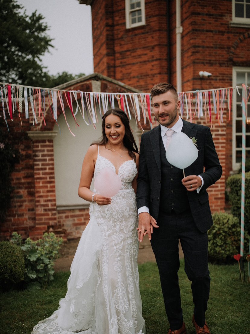 Do you know what I love the most about my job!! Making the candy floss, look at those smiles! The best vibes are made with the floss.
Photo credits to lots of incredible photographers and venues
#food #explorepage, #trending, #viralreels, #instadaily