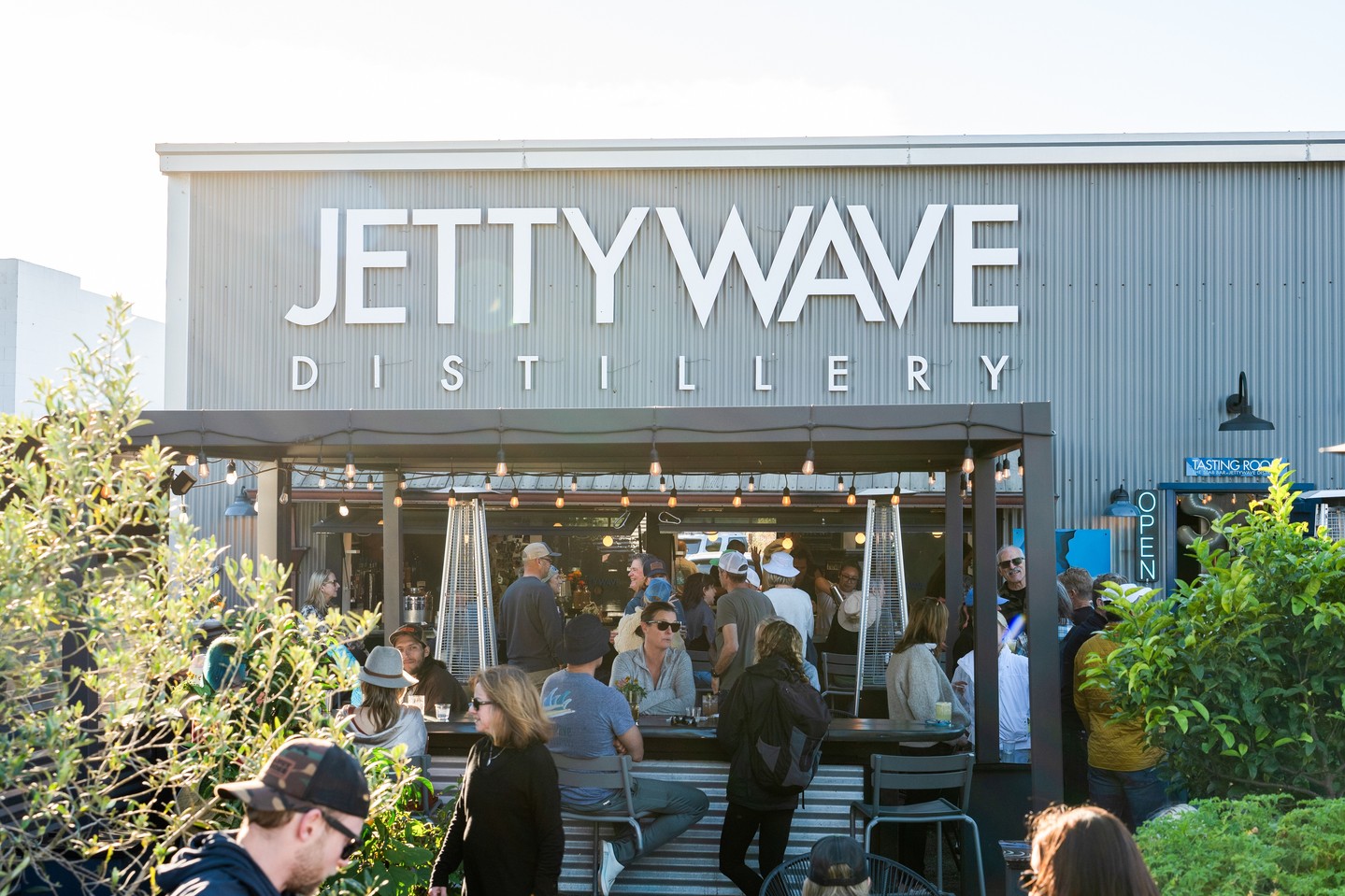 Sunshine + gin? Yes please ☀️🌊
It looks like we’re in for another gorgeous coastal California weekend, and we’re starting the fun early at Jettywave Distillery!
✨ Thursday: Bonus Local’s Happiest Hours from 3–8 PM with live music from Tom Jackman.
�🎶 Sunday: 71° and sunny with local favorite Ticket to the Limit playing from 2–5 PM.
Spirited Society Club Members, your quarterly allocation is ready! Join us for Club Pick-Up Parties on Thursday & Sunday from 4–7 PM. We’ll have nibbles, good company, and plenty of cheers waiting. Can’t make those times? Swing by anytime and we’ll have your package ready for you. Not a member yet? Experiencing FOMO? Ask a team member or check out our website for more details!
Here’s to California coastal living at its finest. See you at Jettywave this weekend! 🍸
📸@ceejs_photos