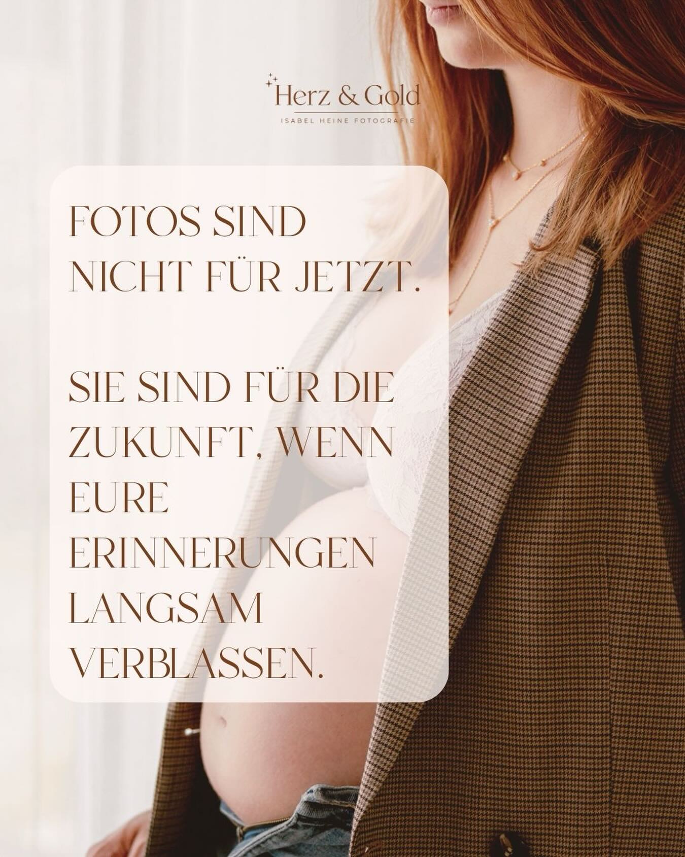 „Wir haben soo viele Hochzeitsfotos gemacht, aber sie noch garnicht oft angeschaut.“
Den Satz habe ich tatsächlich schon einige Male gehört, wenn ich ehemalige Brautpaare wieder getroffen habe 😃. Und ja, als erstes könnte man denken:
„𝗪𝗼𝘇𝘂 𝘂̈𝗯𝗲𝗿𝗵𝗮𝘂𝗽𝘁 𝗙𝗼𝘁𝗼𝘀 𝗺𝗮𝗰𝗵𝗲𝗻, 𝘄𝗲𝗻𝗻 𝘀𝗶𝗲 𝗲𝗵 𝗻𝘂𝗿 𝗮𝘂𝗳 𝗱𝗲𝗺 𝗣𝗖 𝗹𝗮𝗻𝗱𝗲𝗻?“
Was viele Paare und Familien aber nicht bedenken, wenn es um Bilder geht:
𝗘𝘂𝗿𝗲 𝗙𝗼𝘁𝗼𝘀 𝘀𝗶𝗻𝗱 𝗻𝗶𝗰𝗵𝘁 𝗻𝘂𝗿 𝗳𝘂̈𝗿 𝗵𝗶𝗲𝗿 & 𝗷𝗲𝘁𝘇𝘁. 𝗦𝗶𝗲 𝘀𝗶𝗻𝗱 𝗵𝗮𝘂𝗽𝘁𝘀𝗮̈𝗰𝗵𝗹𝗶𝗰𝗵 𝗳𝘂̈𝗿 𝗠𝗼𝗺𝗲𝗻𝘁𝗲 𝗶𝗻 𝗱𝗲𝗿 𝗭𝘂𝗸𝘂𝗻𝗳𝘁.
Wenn vielleicht nicht mehr jeder da ist, der auf euren Hochzeitsfotos zu sehen ist. Oder wenn euer Baby auf einmal in die Schule geht, und ihr euch fragt, wo eigentlich die Zeit geblieben ist.
Genau dafür entstehen diese Bilder. Für den Zeitpunkt, an dem Erinnerungen kostbar werden und ihr froh und dankbar seid, dass ihr genau diese Bilder in der Vergangenheit gemacht habt.
_________
Hi, ich bin Isabel - deine Wohlfühl-Fotografin für Hochzeiten & Familien in Weikersheim und Würzburg. Für emotionale Fotos, die euch zeigen wie ihr seid, seid ihr bei mir genau richtig!
Isabel Heine Fotografie
www.herz-und-gold.de
isabel@herz-und-gold.de
Fotostudio Weikersheim
Newbornfotos
Familienfotos
Hochzeitsfotos
Babybauchfotograf