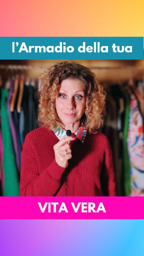 Se indossi sempre gli stessi capi, forse non è pigrizia.
È che il tuo armadio è organizzato per la tua vita ideale…
non per la tua vita reale.
Nella vita ideale abbiamo tempo di provarci tre outfit.
Nella vita reale usciamo di corsa.
Un armadio strategico deve funzionare nella tua quotidianità,
non in una versione perfetta di te.
E quando è costruito intorno a ciò che ti valorizza davvero — colori, linee, proporzioni — scegliere diventa semplice.
Il 13 marzo ne parliamo dal vivo in una serata dedicata al detox dell’armadio: fare spazio, fare chiarezza, costruire un guardaroba che funzioni davvero.
Evento gratuito su prenotazione.
Ti riconosci?
#guardarobastrategico
#stilepersonale
#formadelcorpo
#armocromiaRoma
#eventiroma