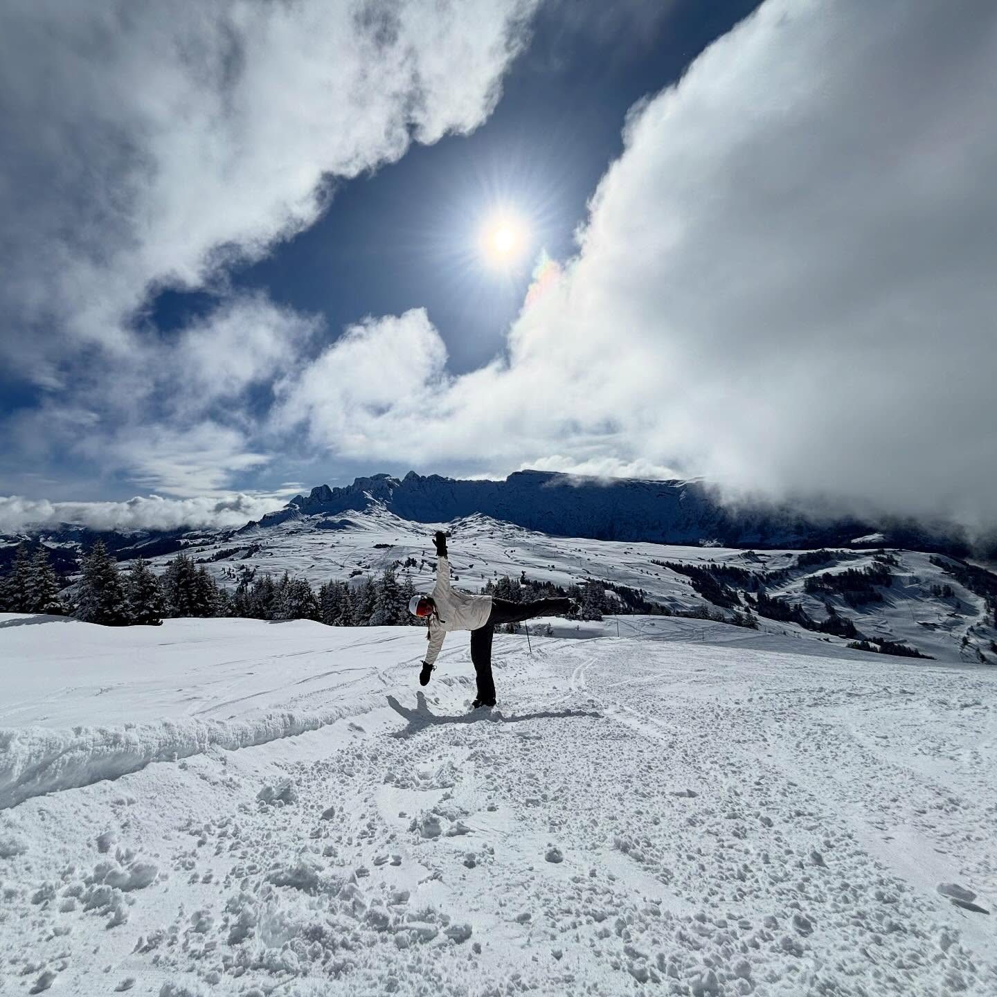 On the dark, rainy days, remember that nothing lasts forever, bright sunshine and blue skies are waiting around the corner
If it is bad now, it can only get better
.
Another fun creative flow this week, let me know if you would like me to add anything in!
.
#plymflowyoga #yoga #yogapractice #flowyoga #vinyasa #vinyasaflow #yogaclass #plymstock #plymouth #yealmpton #yealmptoncommunitycentre #brixtondevon #southhams #devon #yogaworkshop #yin #meditation