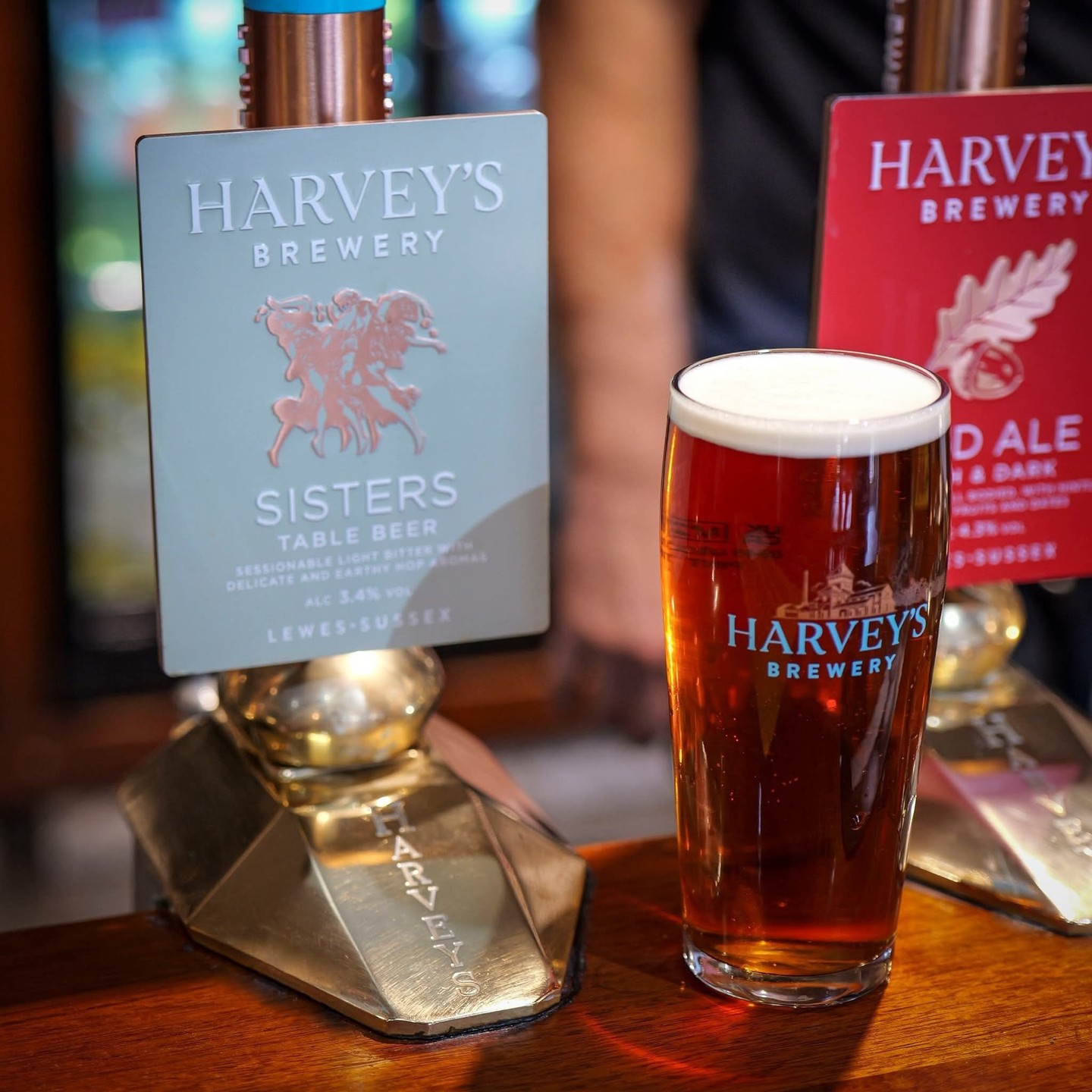 Tomorrow is International Women's Day, so why not celebrate with a pint of our Sisters Table Beer! 🍻
A sessionable light bitter at 3.4% ABV with delicate and earthy hop aromas, Sisters celebrates the remarkable women of Harvey's and beyond. The artwork features three women inspired by the extraordinary sisters who've shaped our company's story.