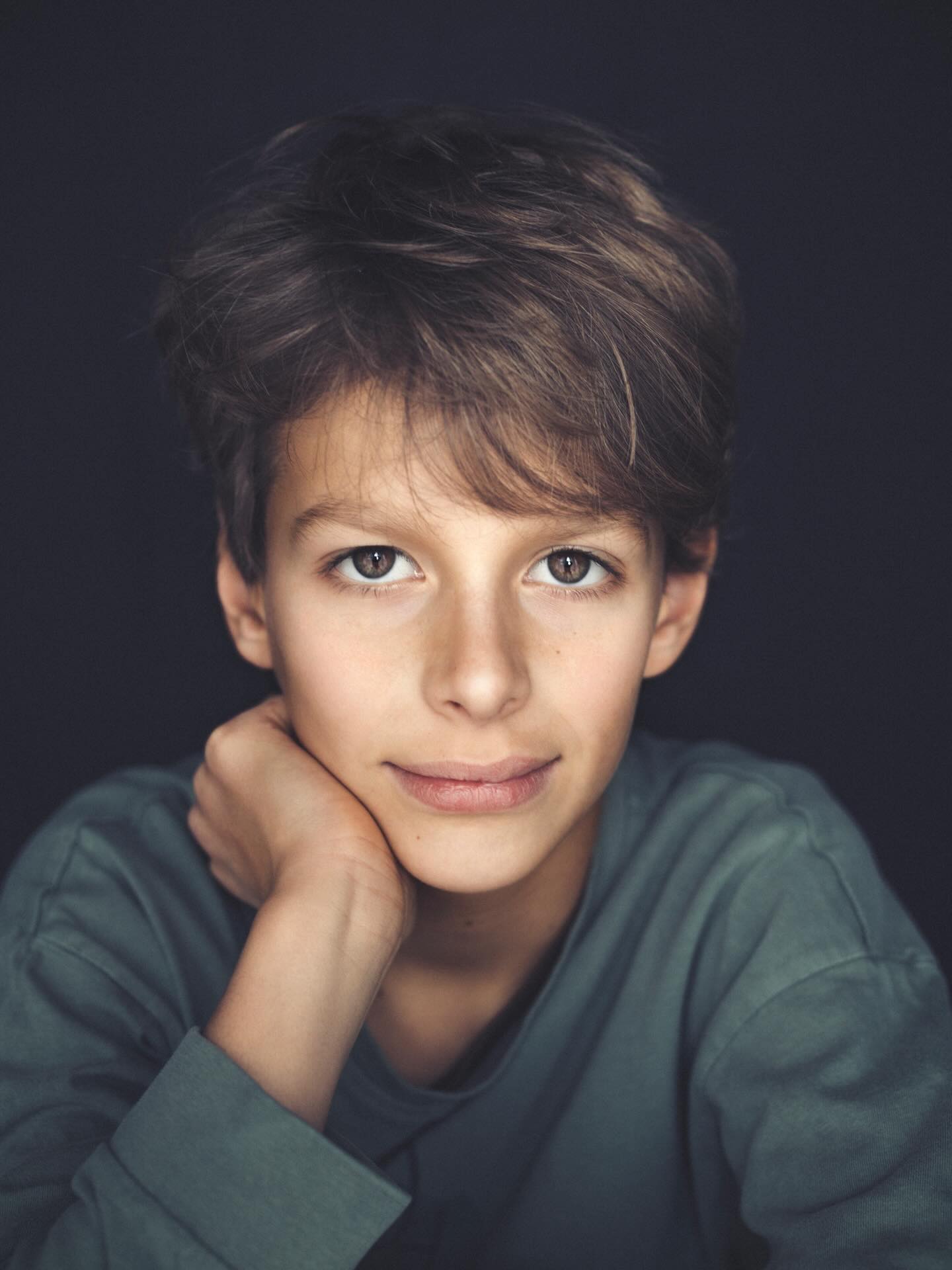 Joek ✨ @francesvangrondelle
✎………………………………..
.
.
.
.
.
.
.
.
.
.
.
.
#helenaandsisters #portretten #familiefotograaf #leiden