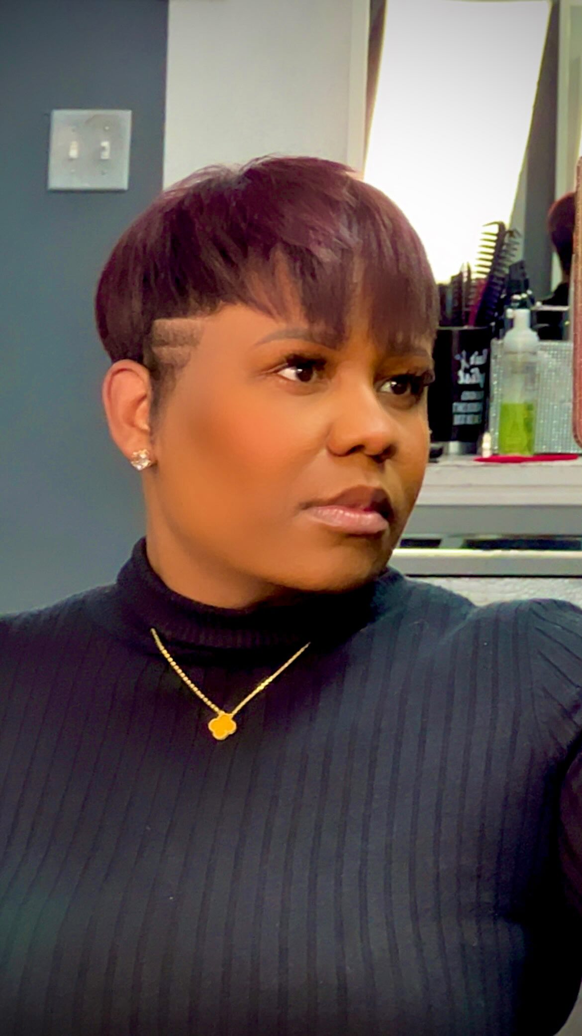 Never do this again ma’am. Why didn’t you just tell the truth??? Now, theres a whole situation going on 😂😂😂
For giggles only, but on a more serious note there is never a need to shampoo your hair BEFORE your relaxer service, or I will ask you to reschedule. An experienced professional knows how to get whatever you may have in your hair out without compromising your scalp. Chemical burns can cause first, second and third degree injuries just as any fire would. Lol don’t help me… it’s okay😂😂