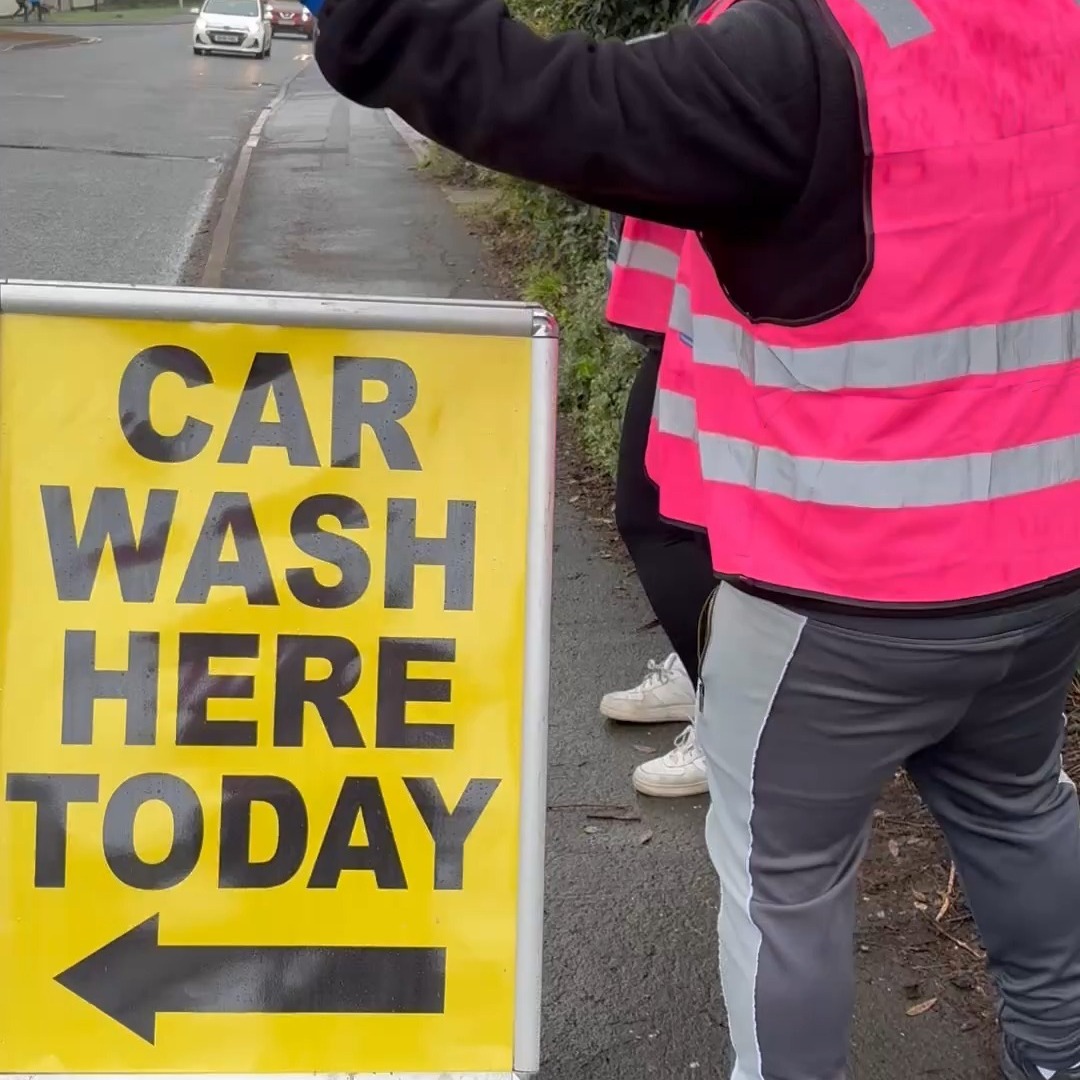 🚗🧽 A cheerful sight on a rather dreary Saturday! 🌧️
Cycling back from Sainsbury’s this morning we spotted the team at Treads Vehicle Services Ltd just around the corner giving cars a good scrub while raising money for We Hear You 💙
If your car is looking a little muddy after this week’s weather, why not pop over and get it washed while supporting a brilliant local cause?
Every little helps! 🙌
📍 Treads Vehicle Services, Frome
(Just around the corner from Sainsbury’s)
5 Handlemaker Rd, Frome, BA11 4RW
#Frome #FabulousFrome #SupportLocal #CharityCarWash #WHYWeHearYou #FromeCommunity #LocalGoodDeeds